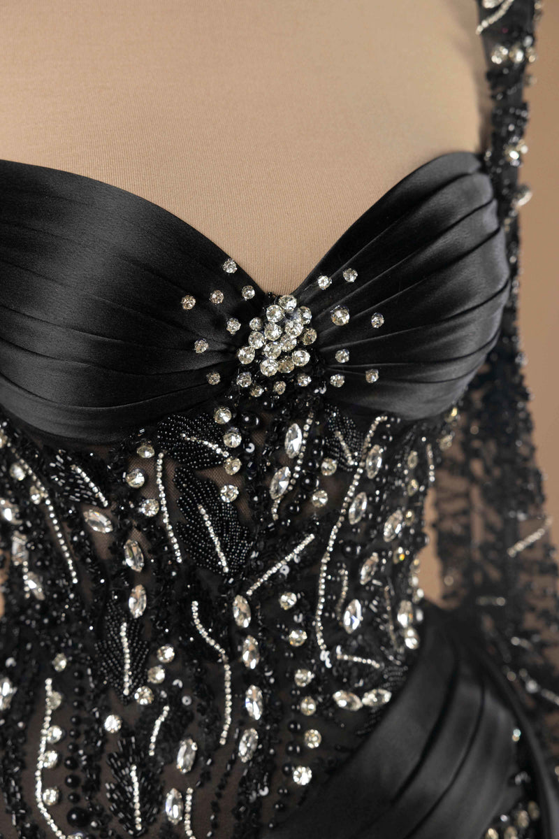 Sihëna Celestial Noir Elegance — black sweetheart long-sleeve column evening dress