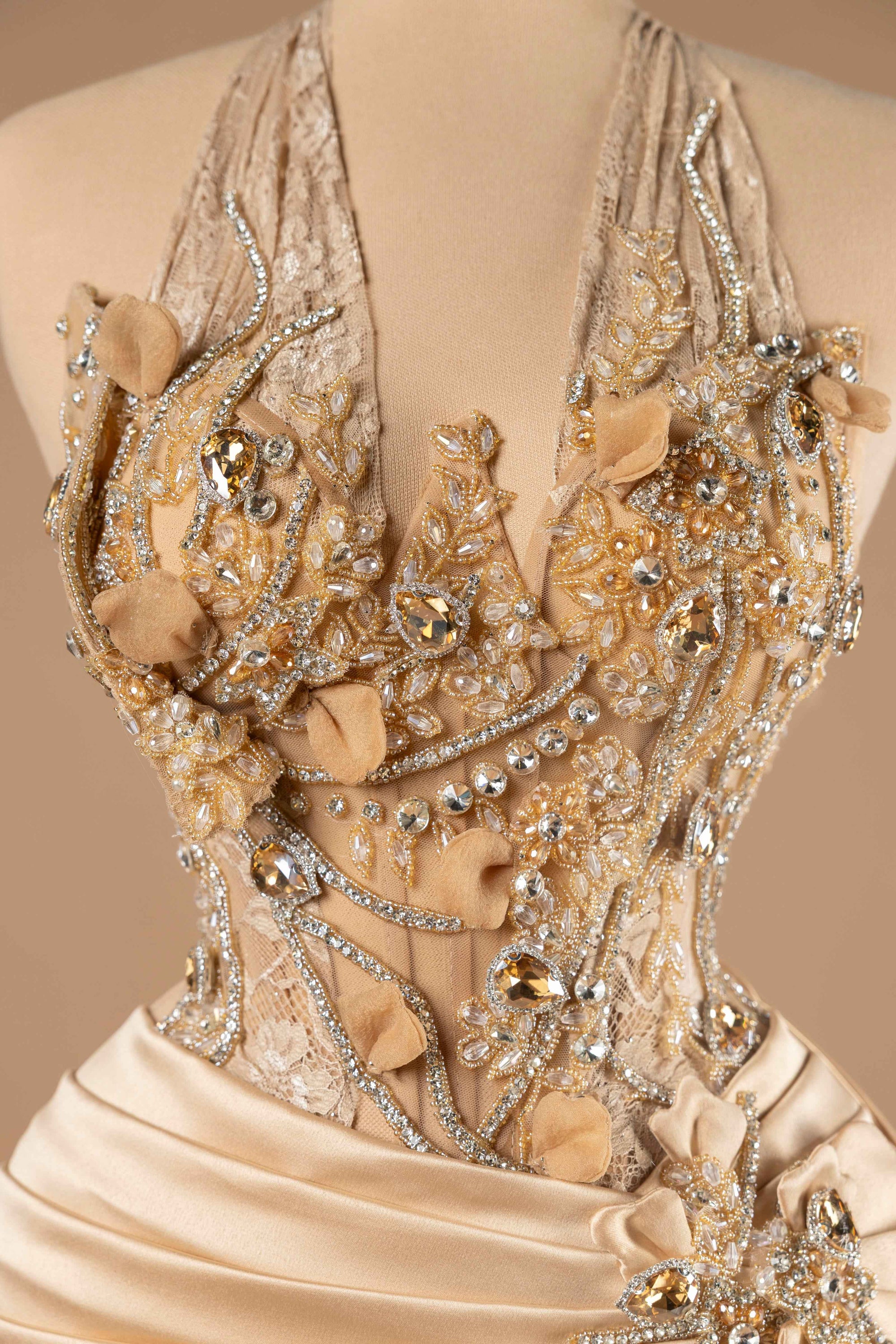 Sihëna Golden Petal Harmony — champagne halter sleeveless column evening dress