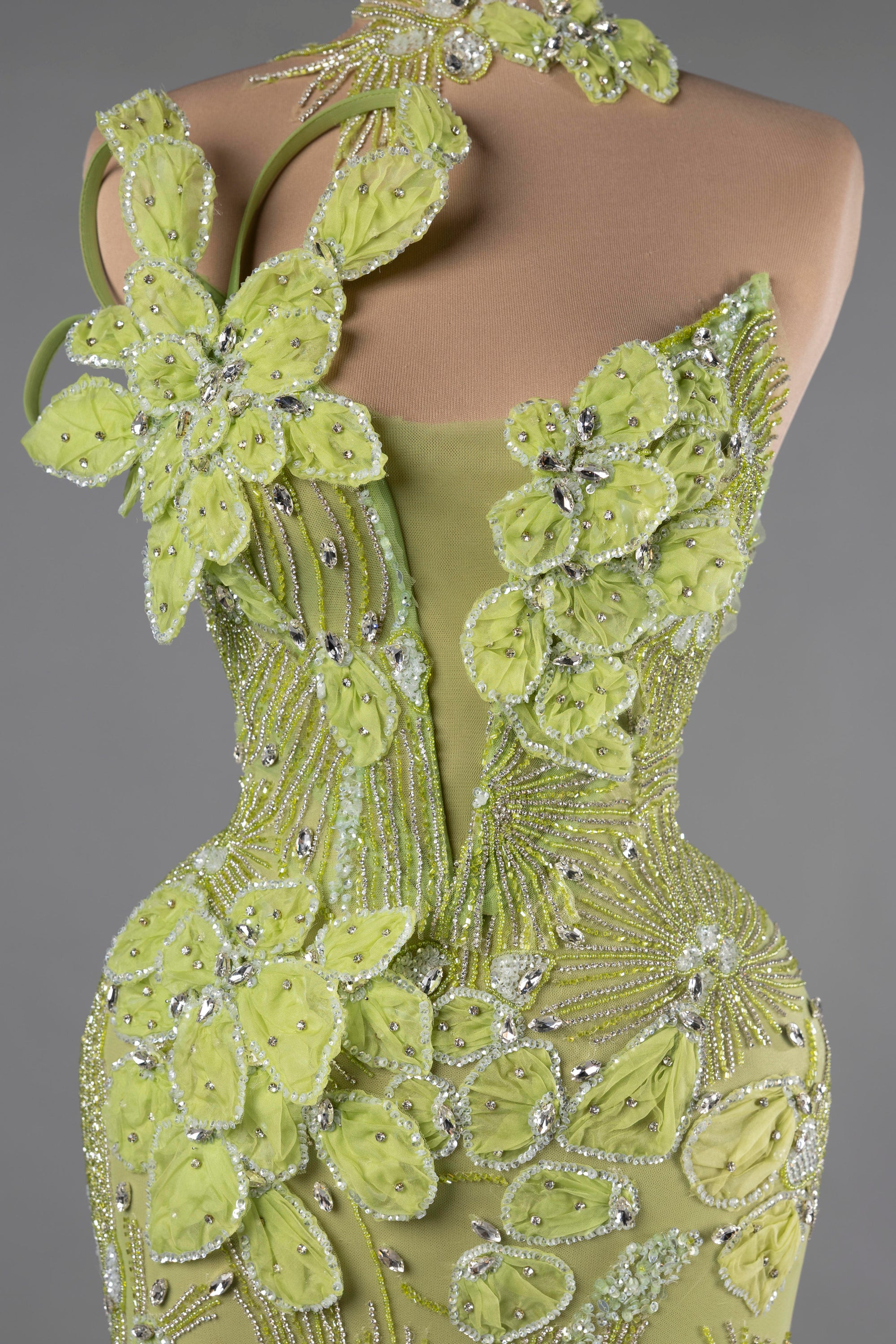 Sihëna Verdant Illusion — lime one-shoulder sleeveless column evening dress