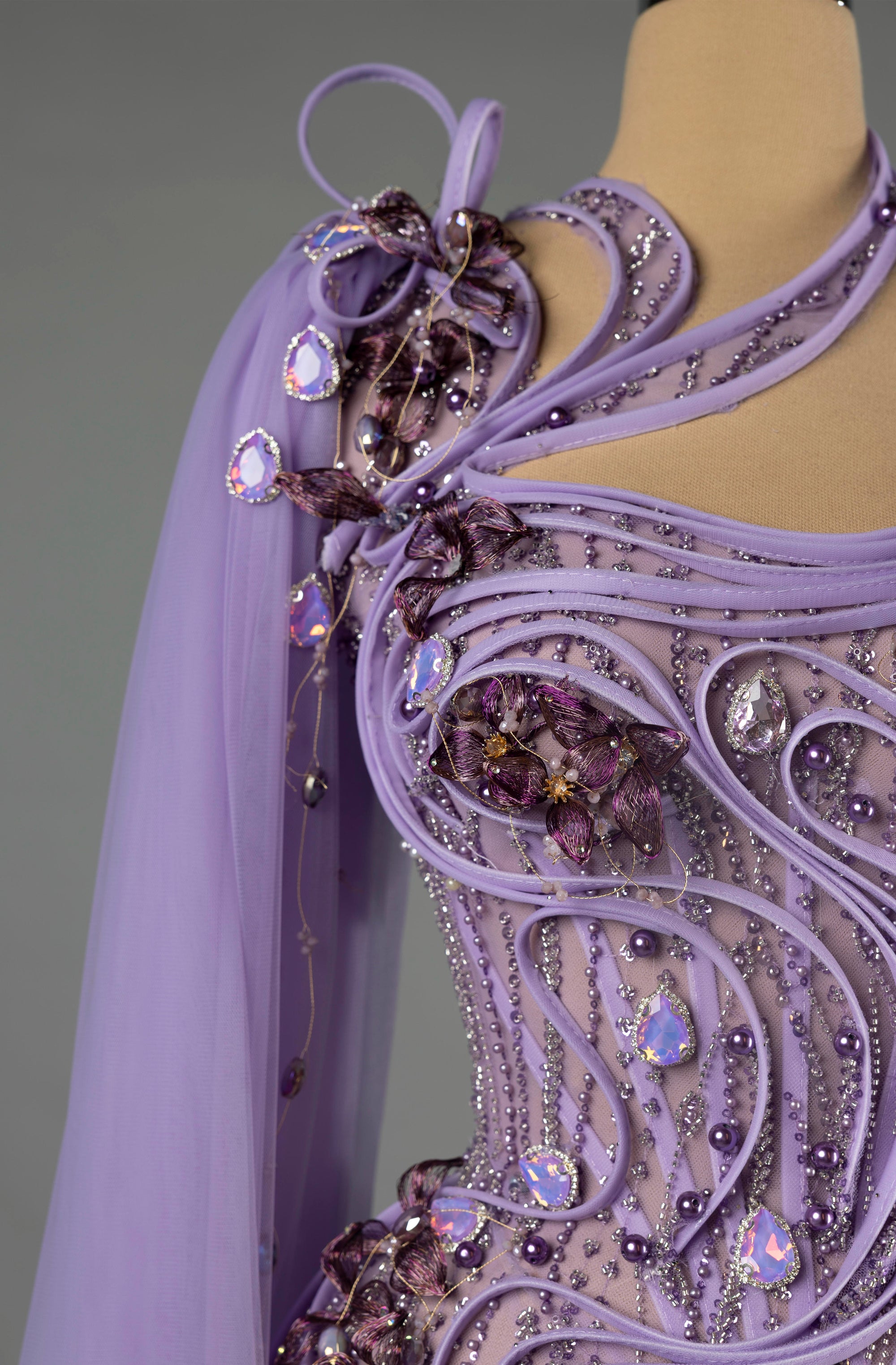 Sihëna Amethyst Mirage — lilac one-shoulder long-sleeve column evening dress