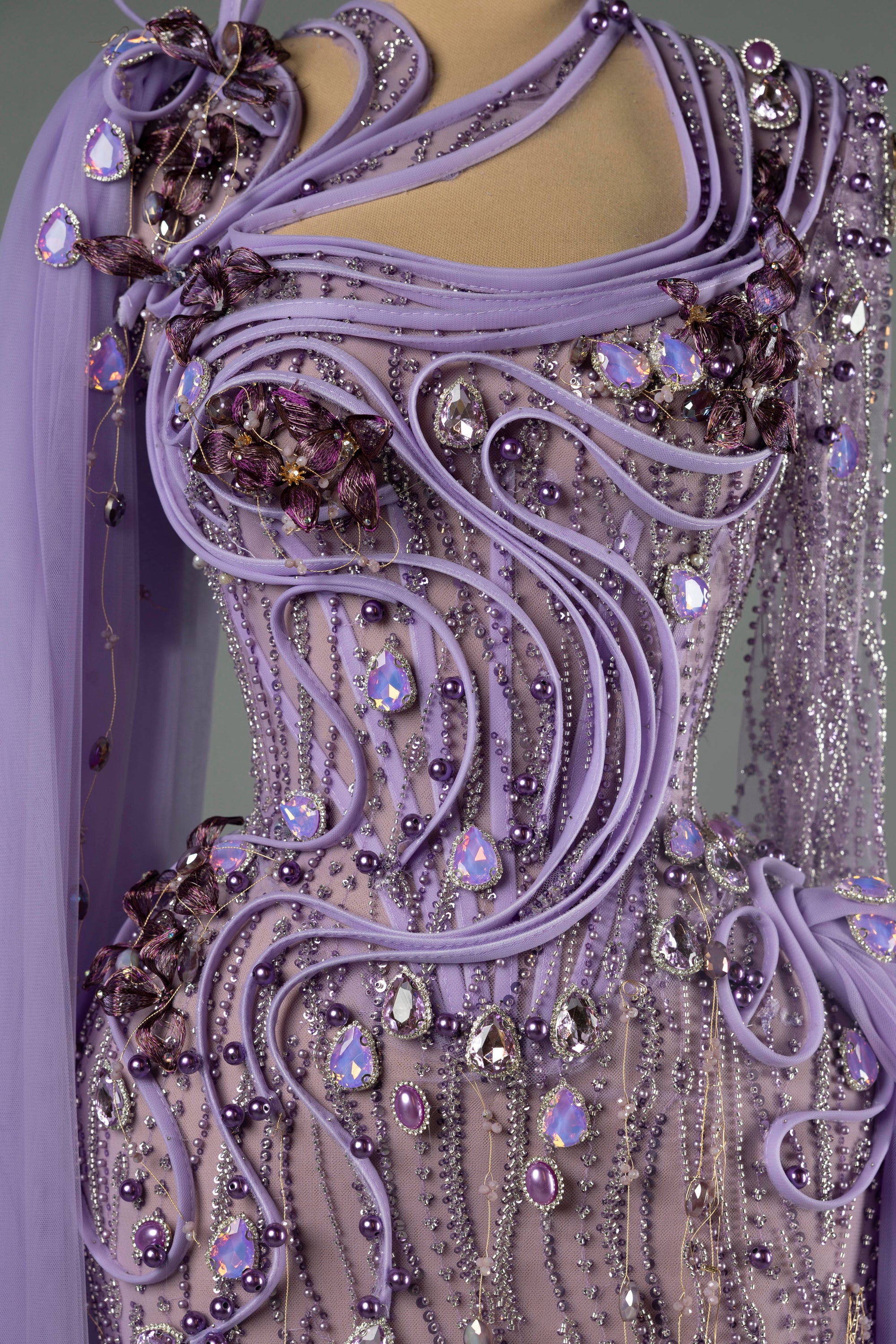 Sihëna Amethyst Mirage — lilac one-shoulder long-sleeve column evening dress