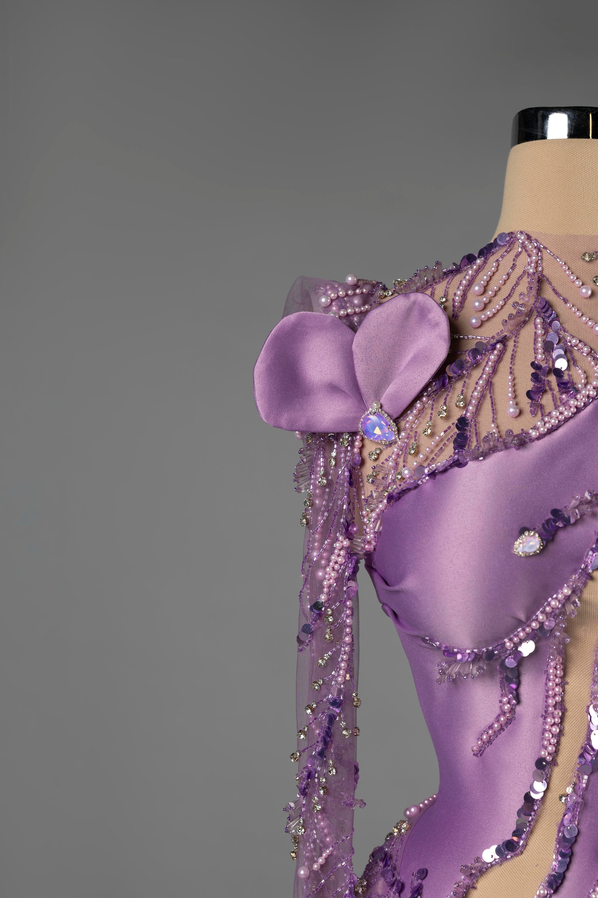Sihëna Petal Chandelier — lilac high-neck long-sleeve mermaid evening dress