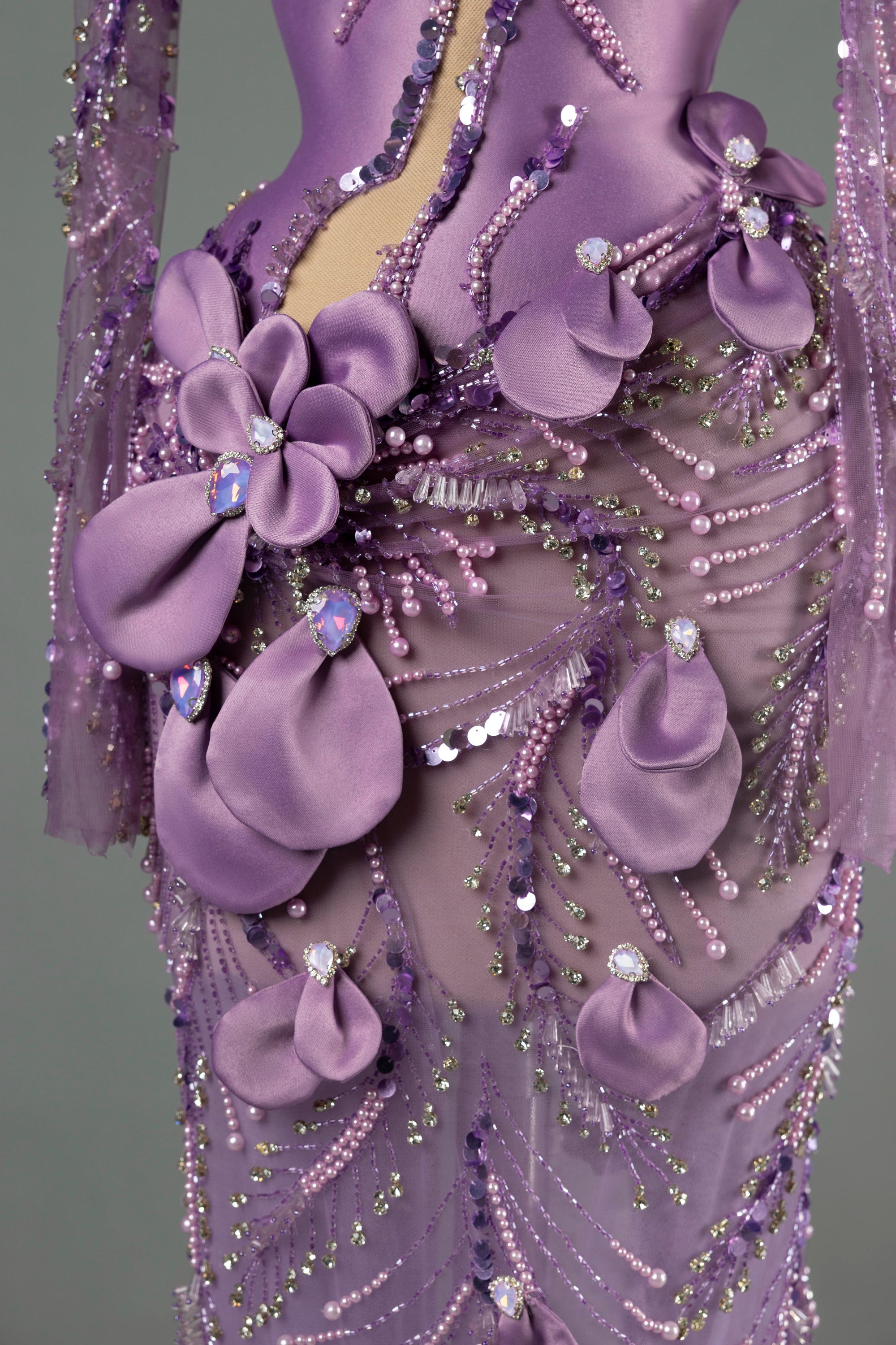 Sihëna Petal Chandelier — lilac high-neck long-sleeve mermaid evening dress