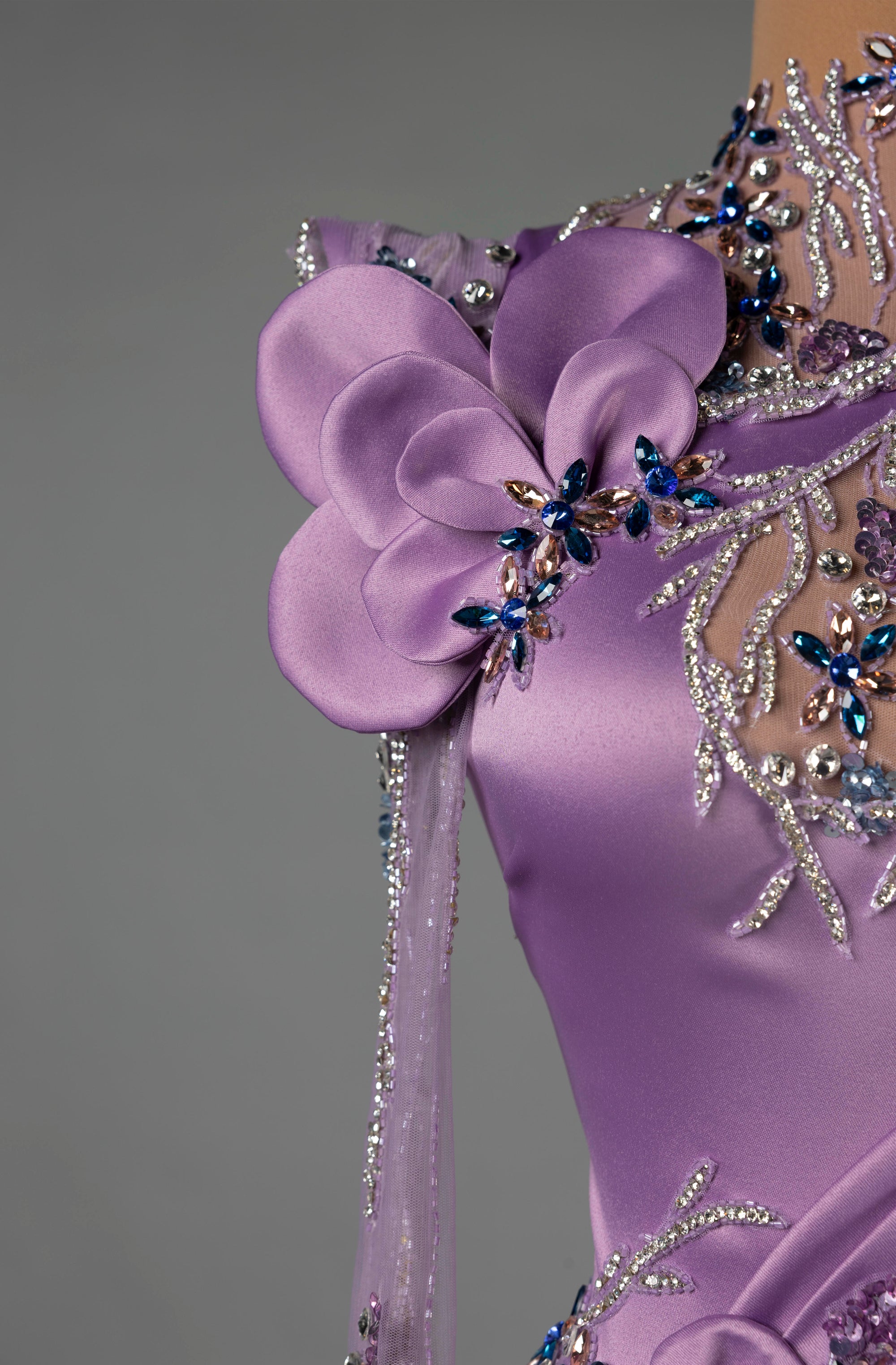 Sihëna Lavender Paragon — lilac high-neck long-sleeve mermaid evening dress
