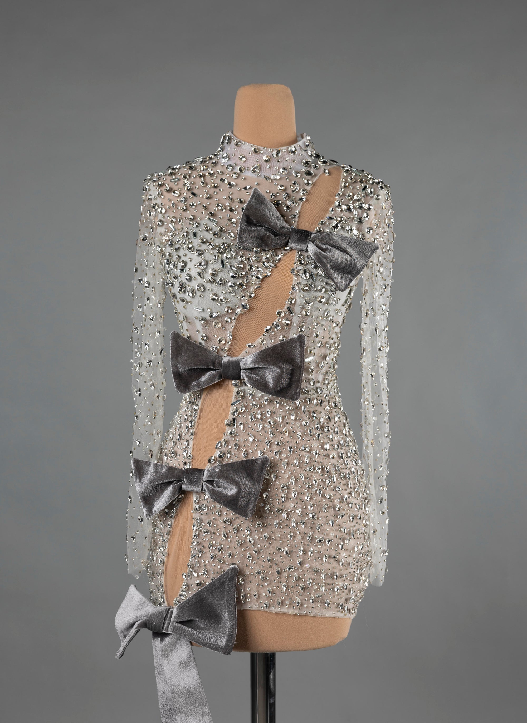 Sihëna Argent Bows — silver high-neck long-sleeve fitted cocktail dress