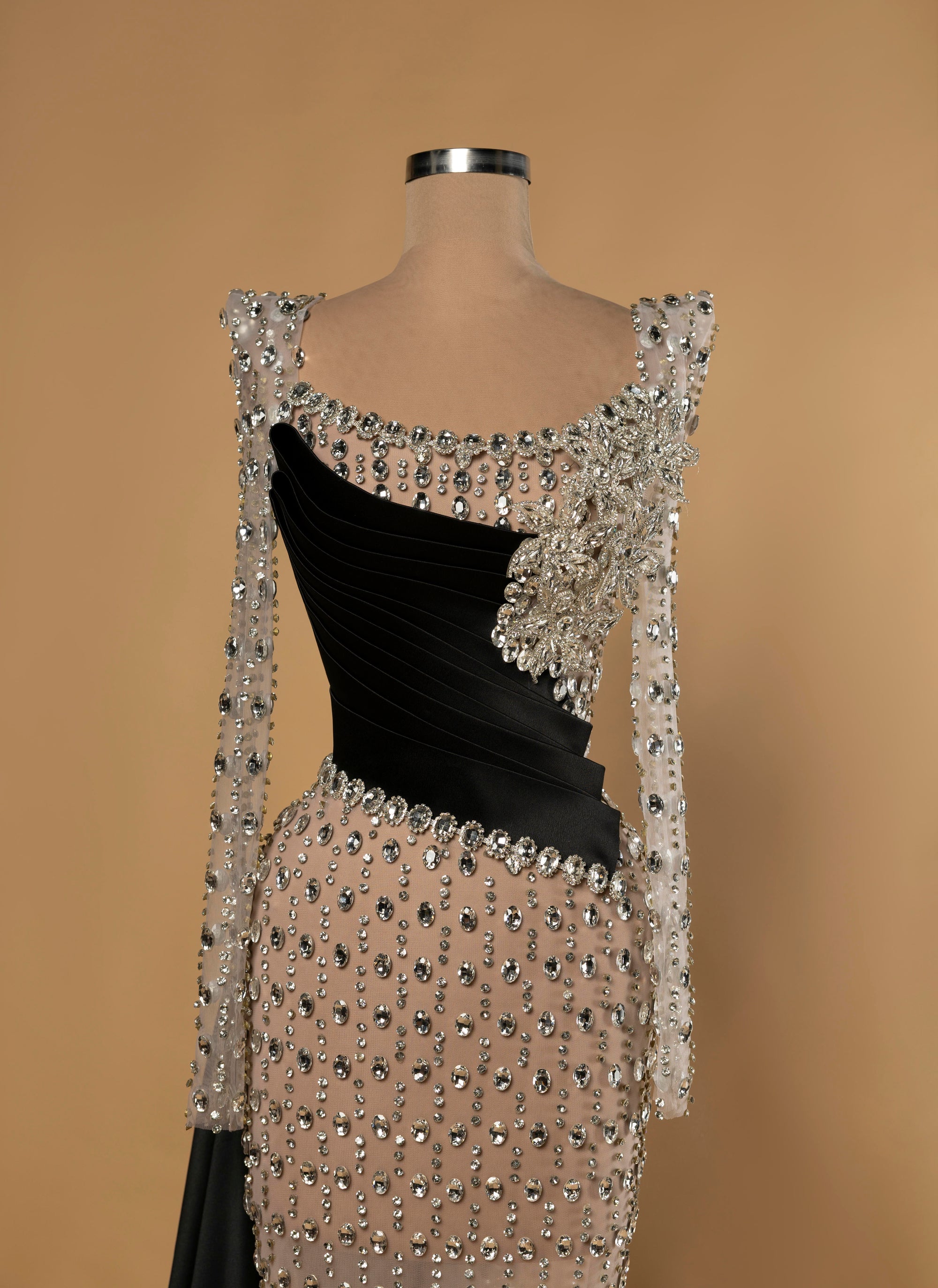 Sihëna Noir Prism — black bateau long-sleeve column evening dress