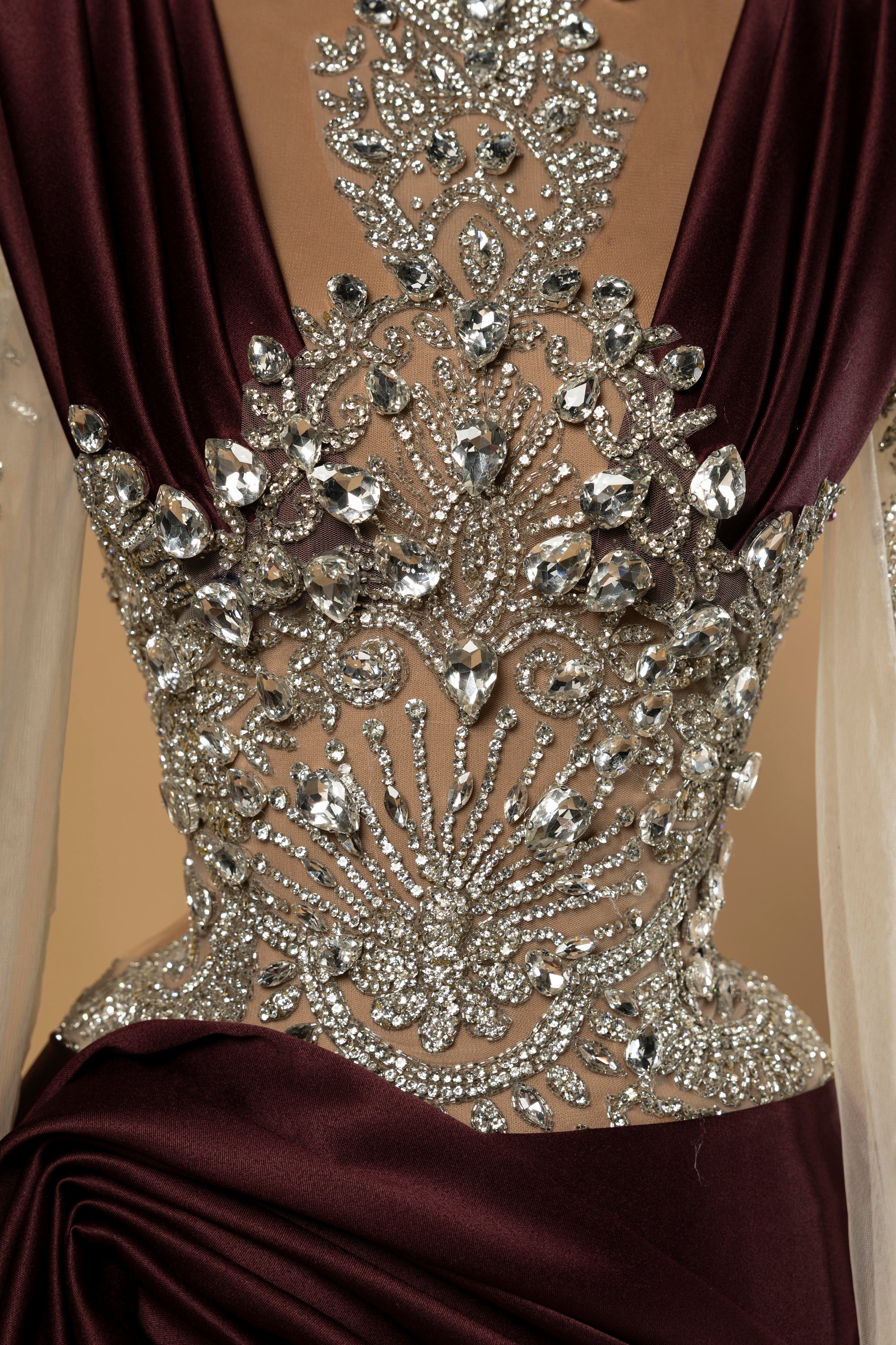 Sihëna Garnet Allure — burgundy high-neck long-sleeve column evening dress