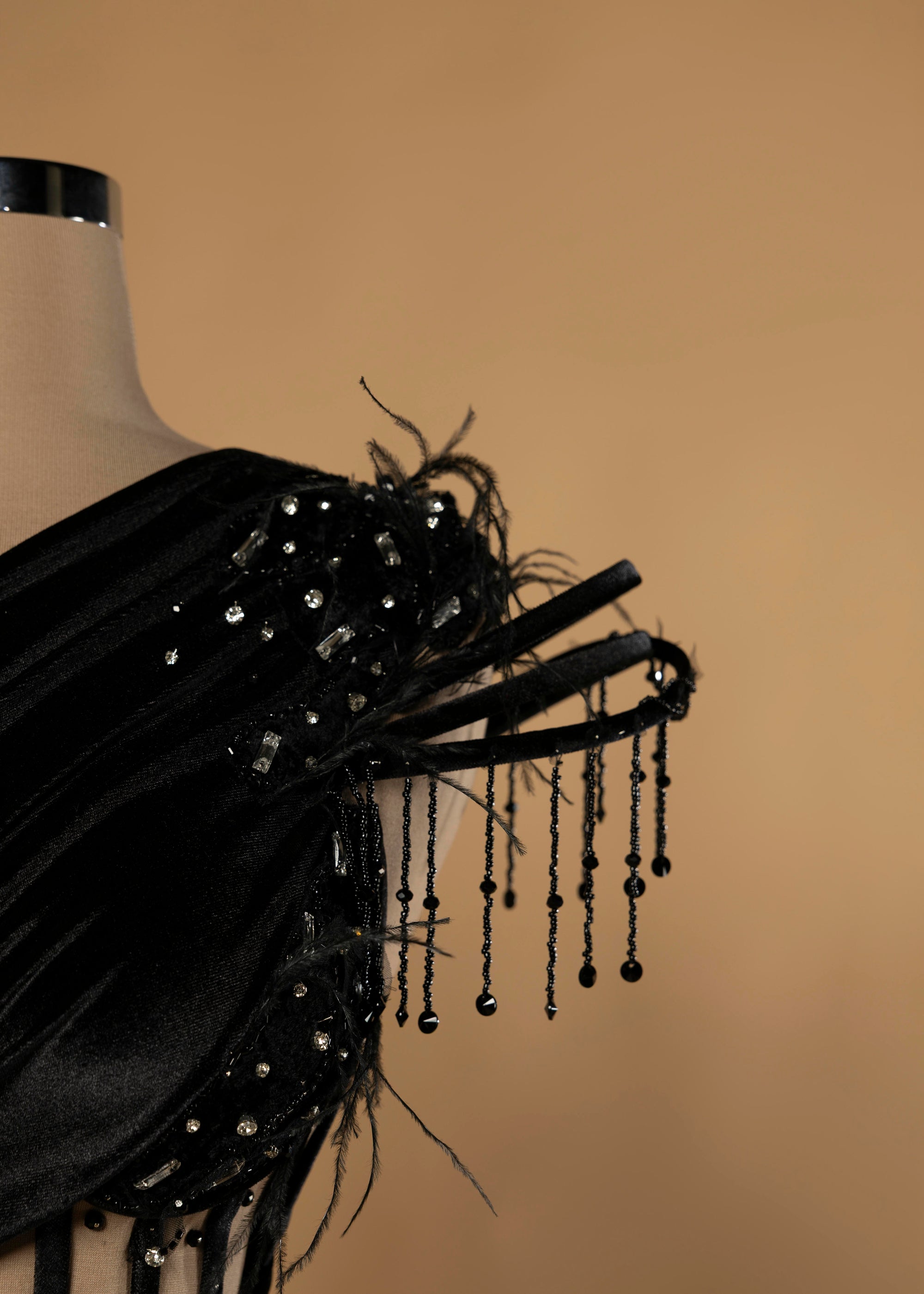 Sihëna Midnight Veil — black one-shoulder sleeveless column evening dress