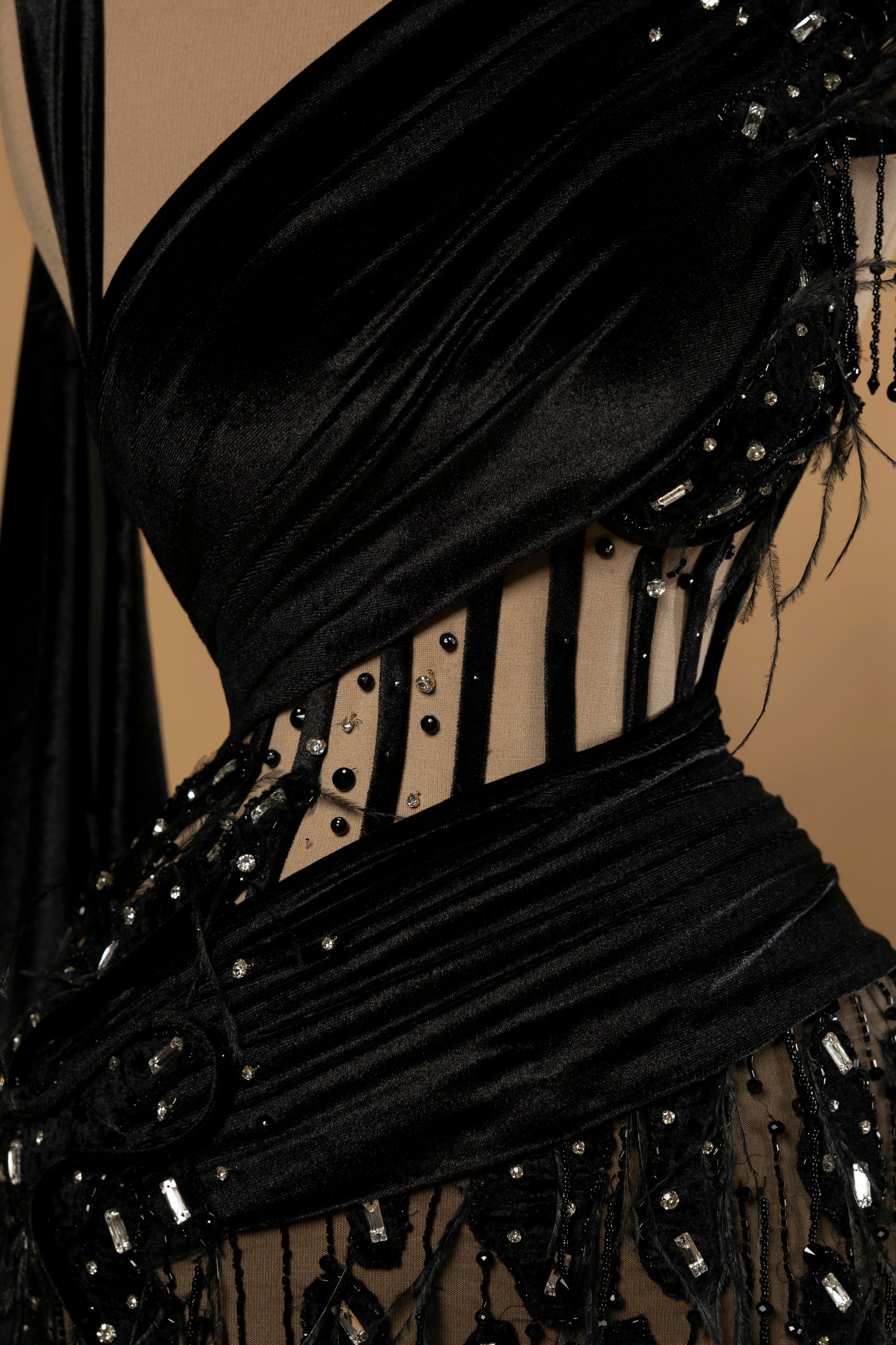 Sihëna Midnight Veil — black one-shoulder sleeveless column evening dress