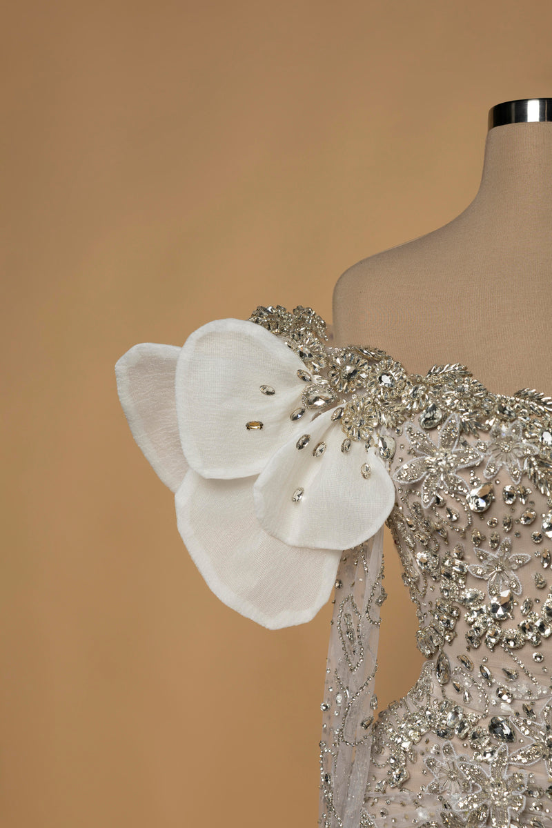Sihëna Snow Petal Grace — ivory sweetheart off-shoulder mermaid evening dress