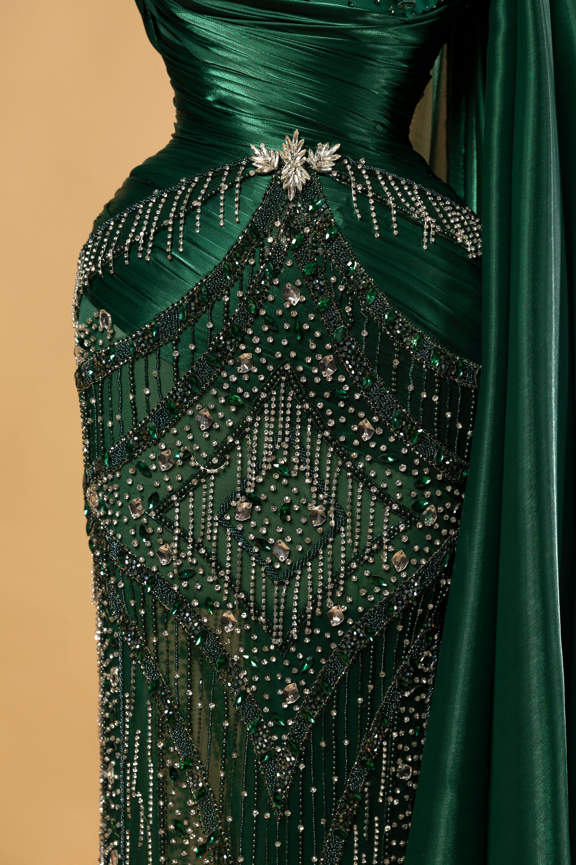 Sihëna Jade Ascendant — emerald high-neck one-shoulder column evening dress