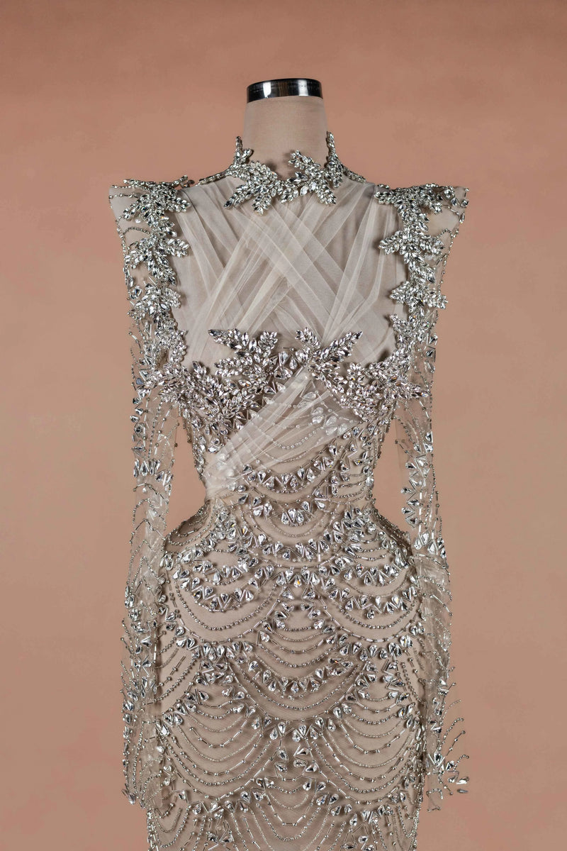 Sihëna Silver Scallop — silver high-neck long-sleeve column evening dress
