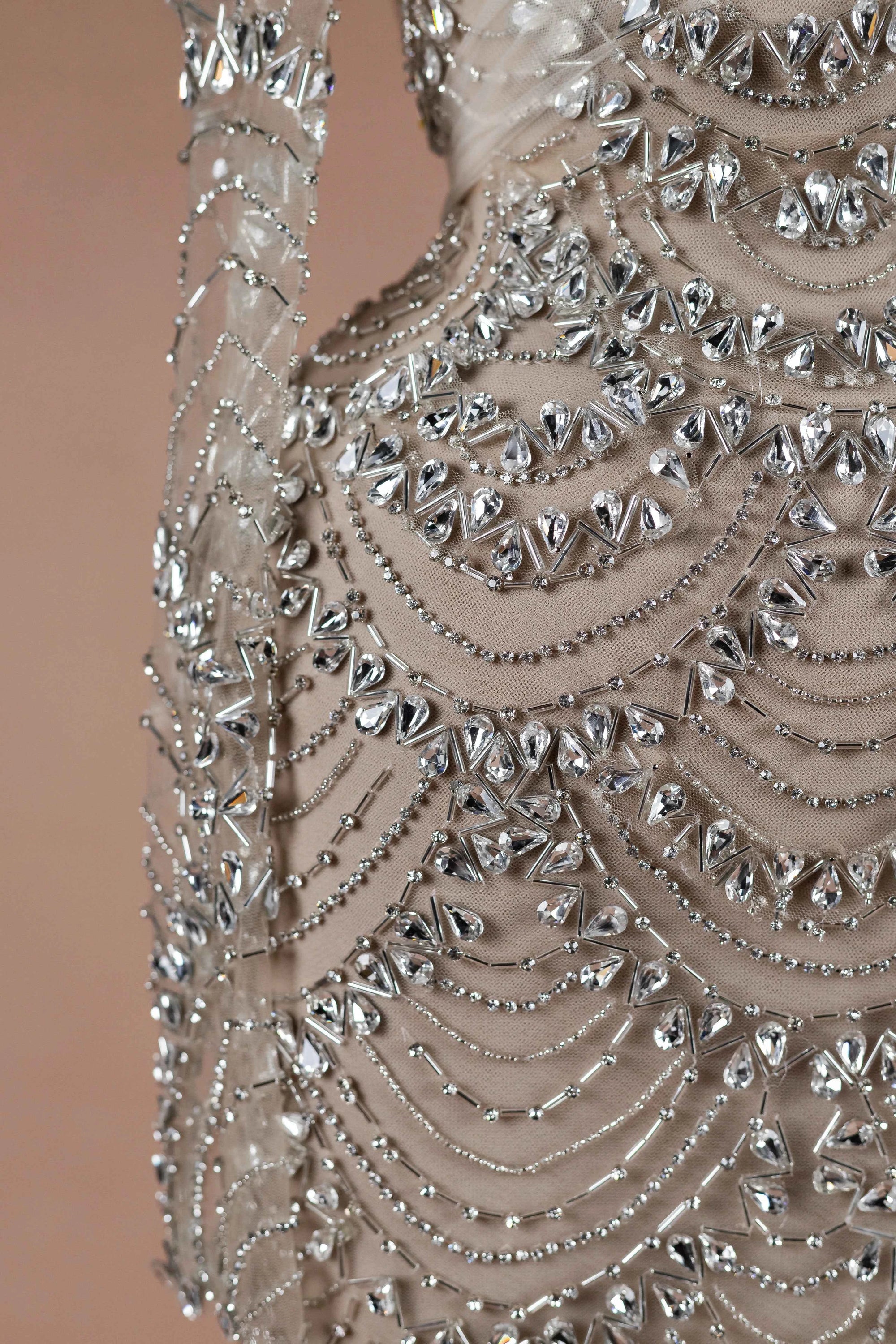 Sihëna Silver Scallop — silver high-neck long-sleeve column evening dress