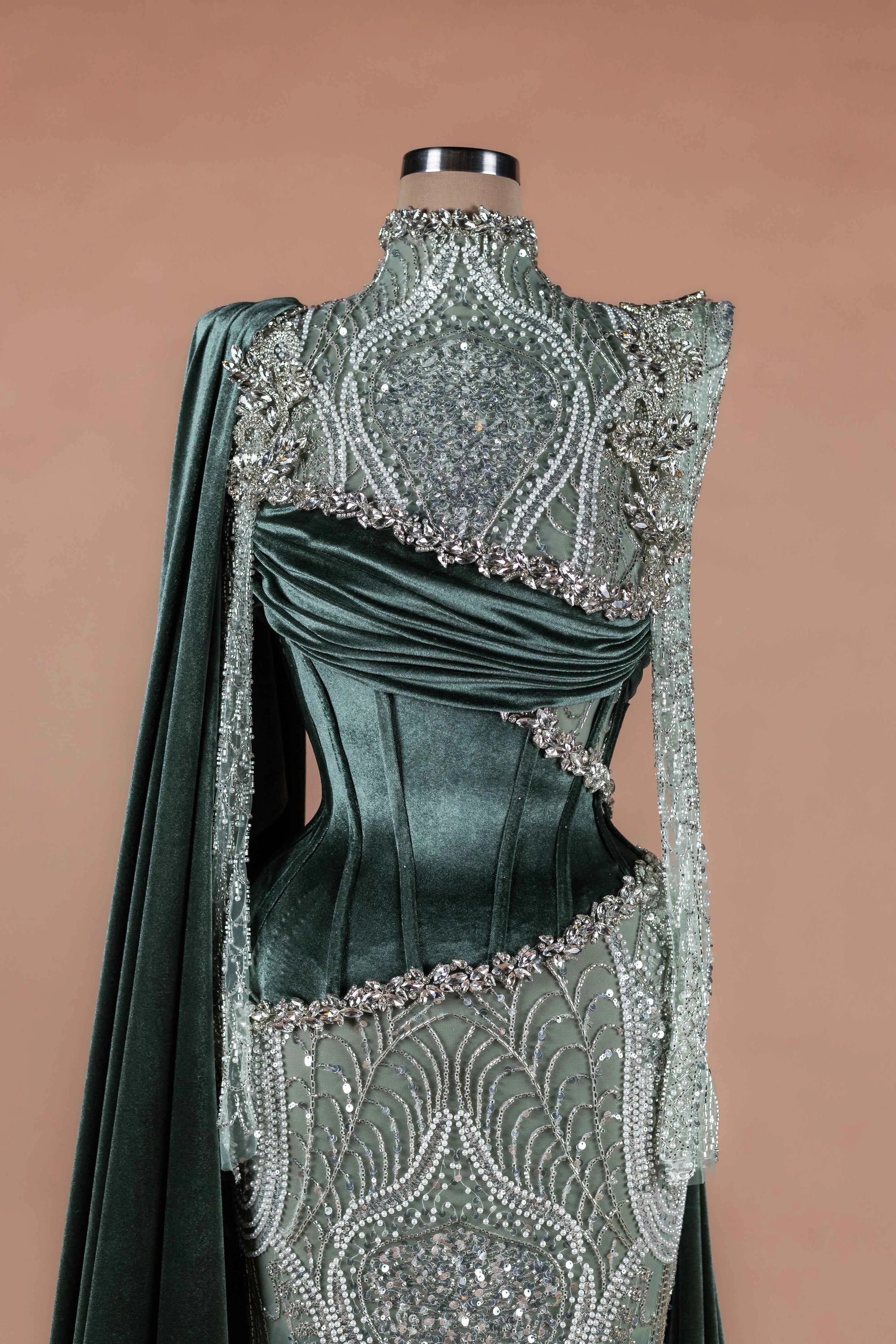 Sihëna Evergreen Citadel — emerald high-neck long-sleeve column evening dress