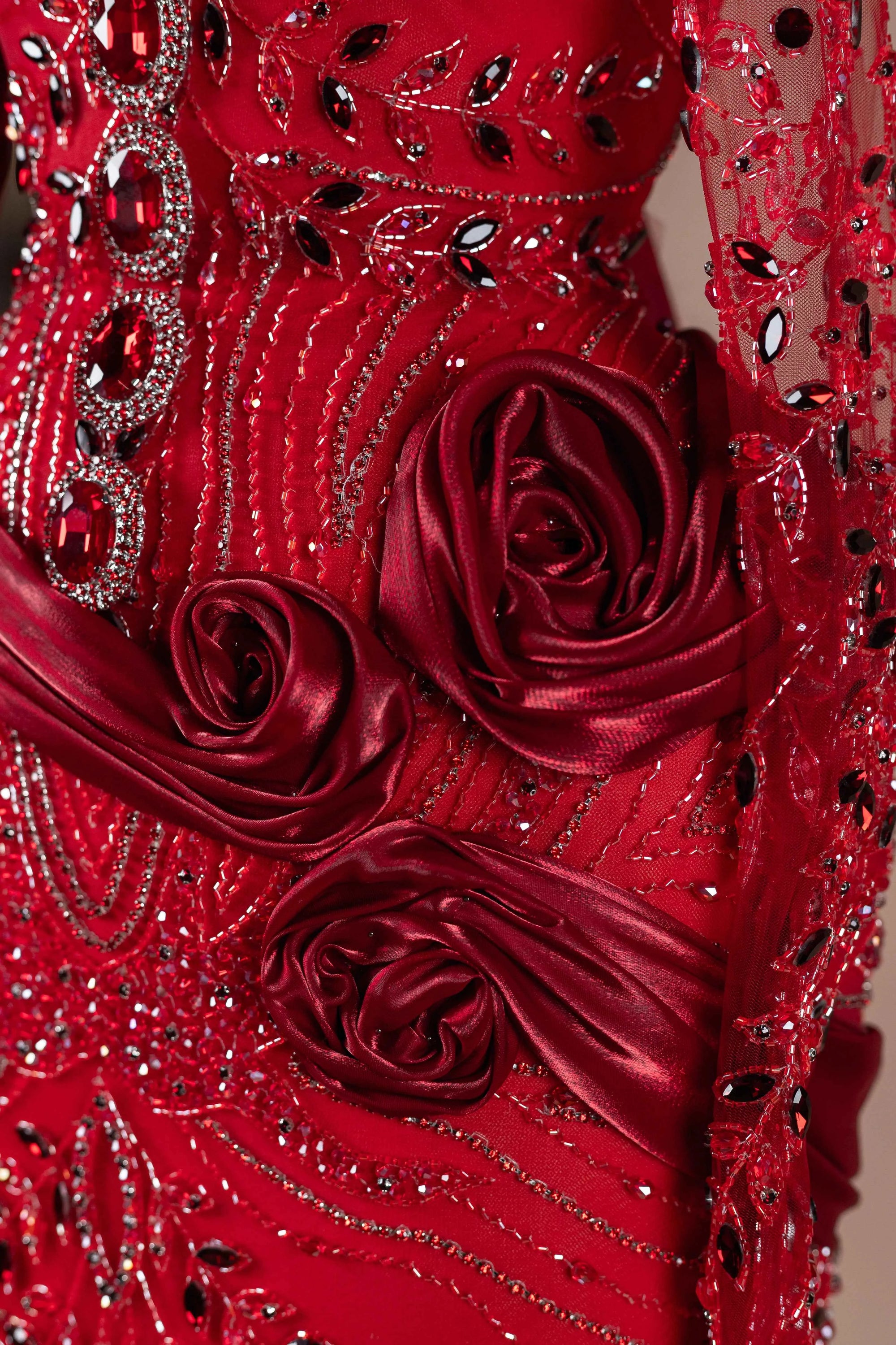 Sihëna Scarlet Rosalia — red high-neck long-sleeve column evening dress