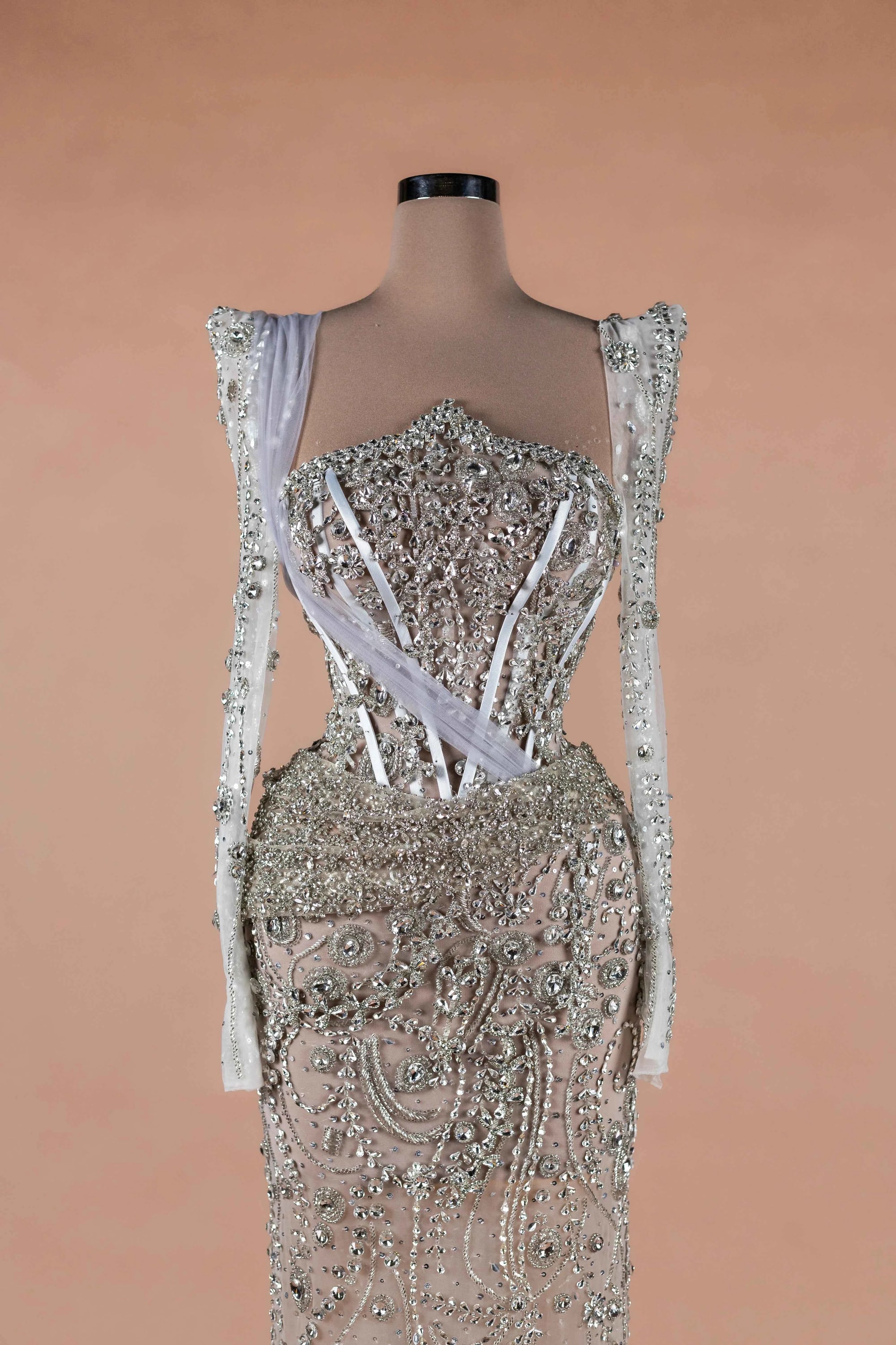 Sihëna Diamond Reverie — silver sweetheart long-sleeve column evening dress
