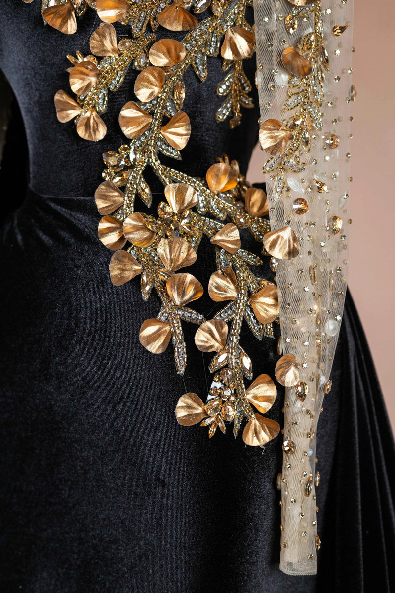 Sihëna Noir Blossom Crown — black high-neck long-sleeve mermaid evening dress