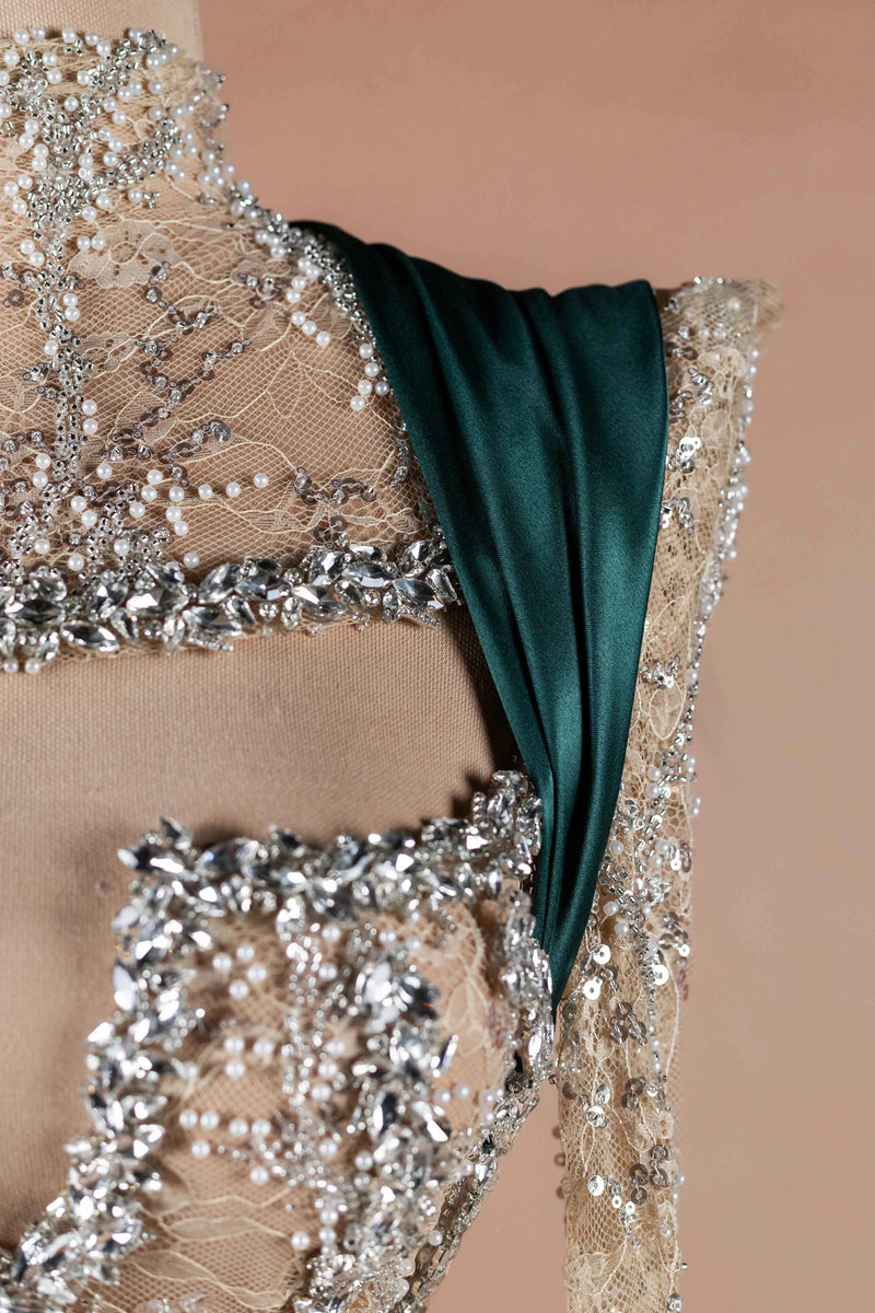 Sihëna Emerald Jewel Crest — emerald high-neck long-sleeve mermaid evening dress