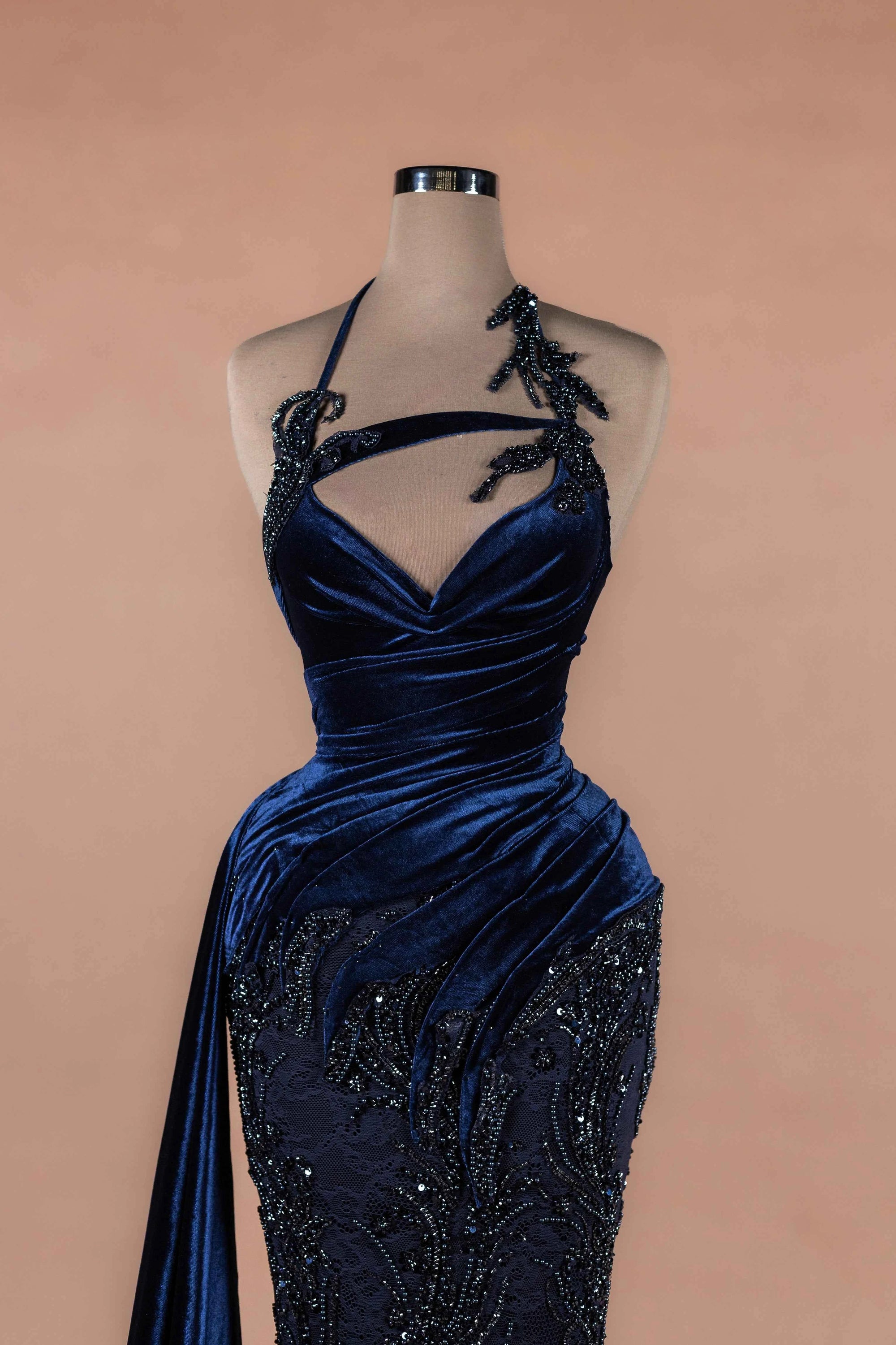 Sihëna Midnight Velvet Muse — navy sweetheart sleeveless mermaid evening dress