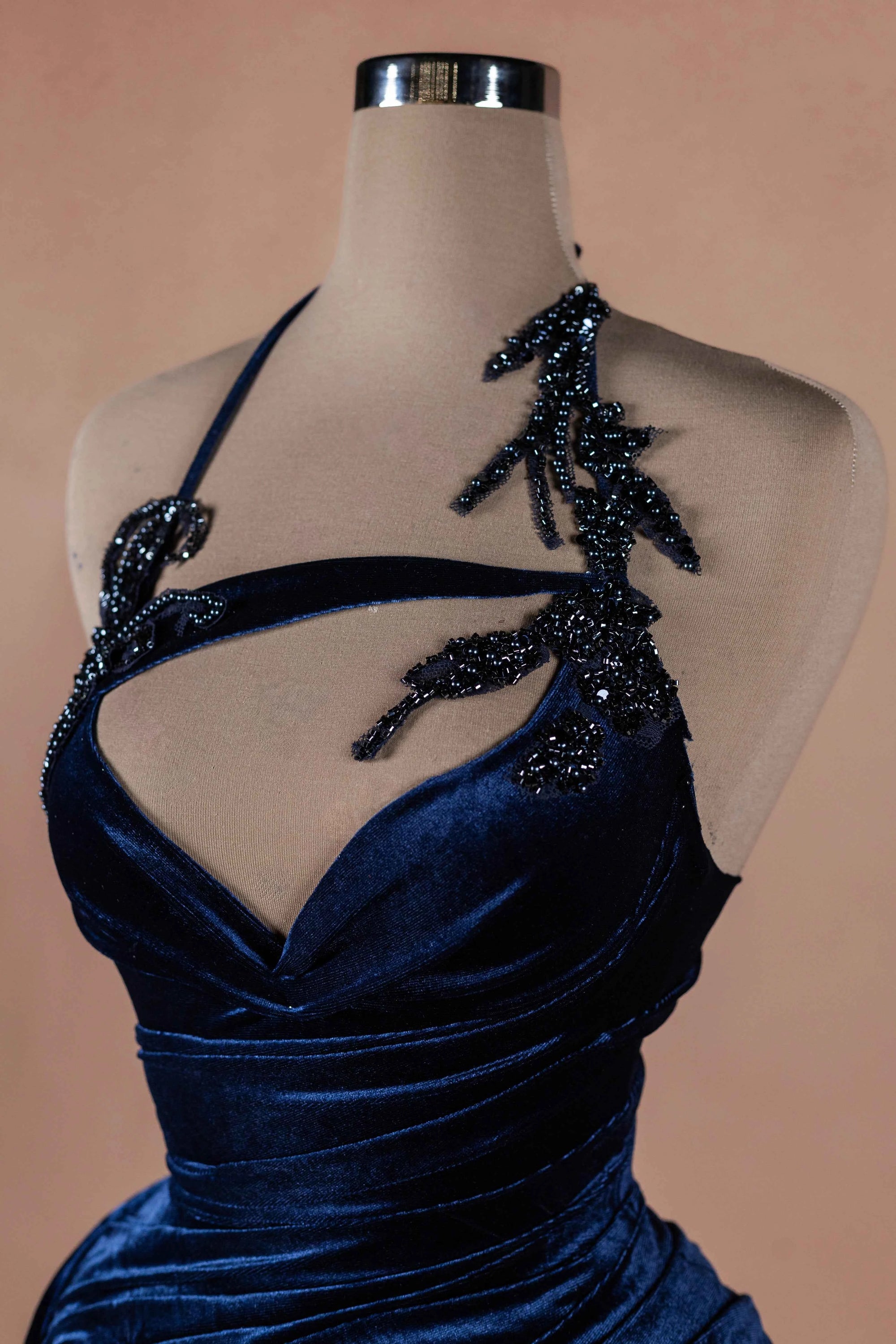 Sihëna Midnight Velvet Muse — navy sweetheart sleeveless mermaid evening dress