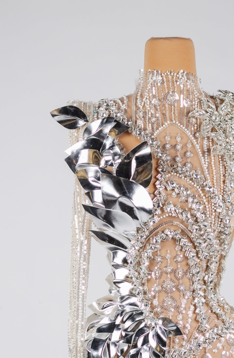 Sihëna Mirrored Pearl Marquee — silver high-neck long-sleeve column evening dress