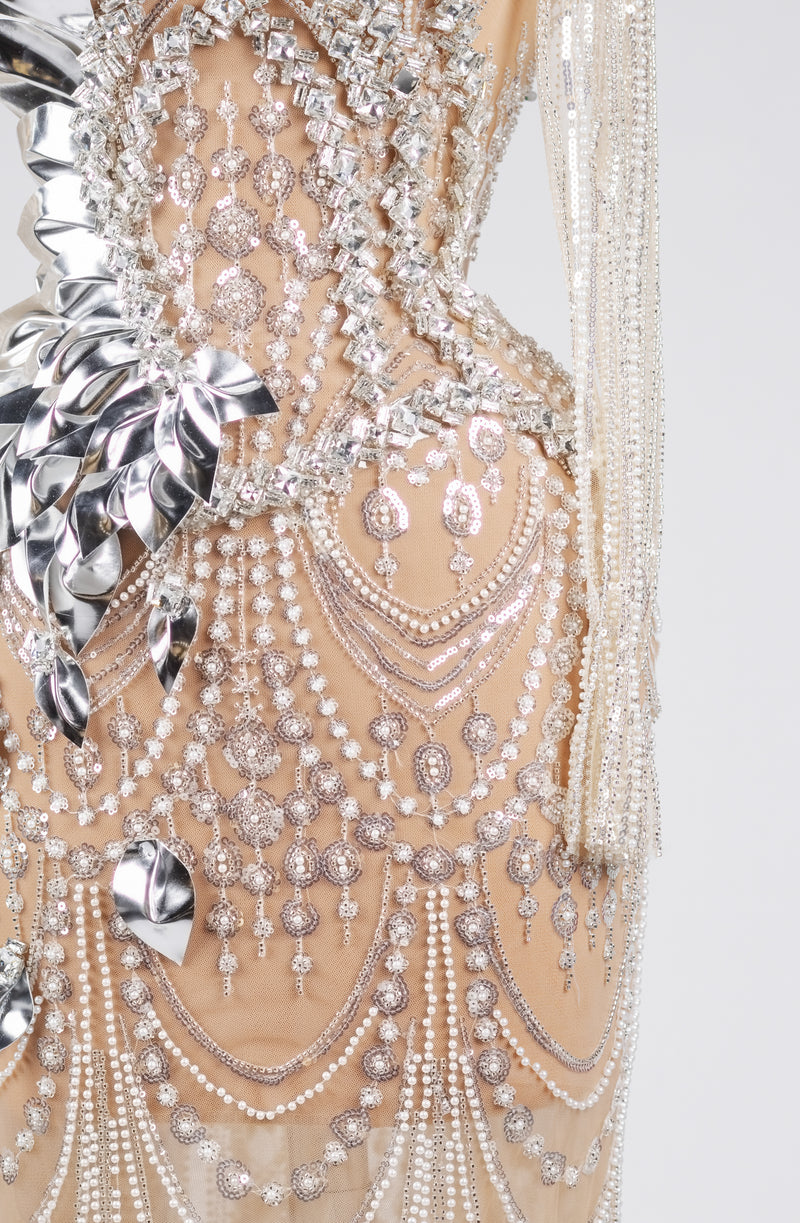 Sihëna Mirrored Pearl Marquee — silver high-neck long-sleeve column evening dress