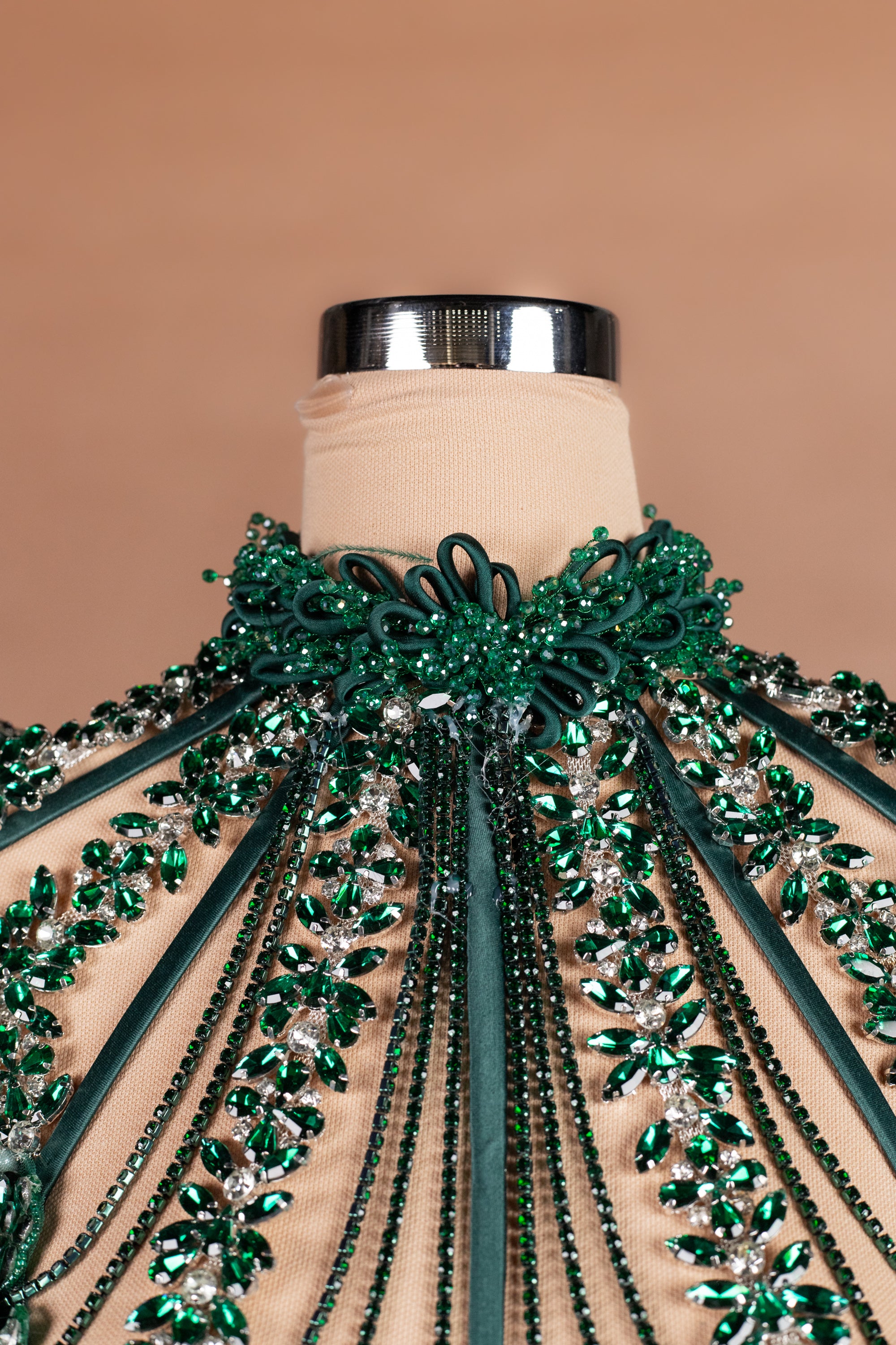 Sihëna Emerald Vine — emerald high-neck long-sleeve mermaid evening dress