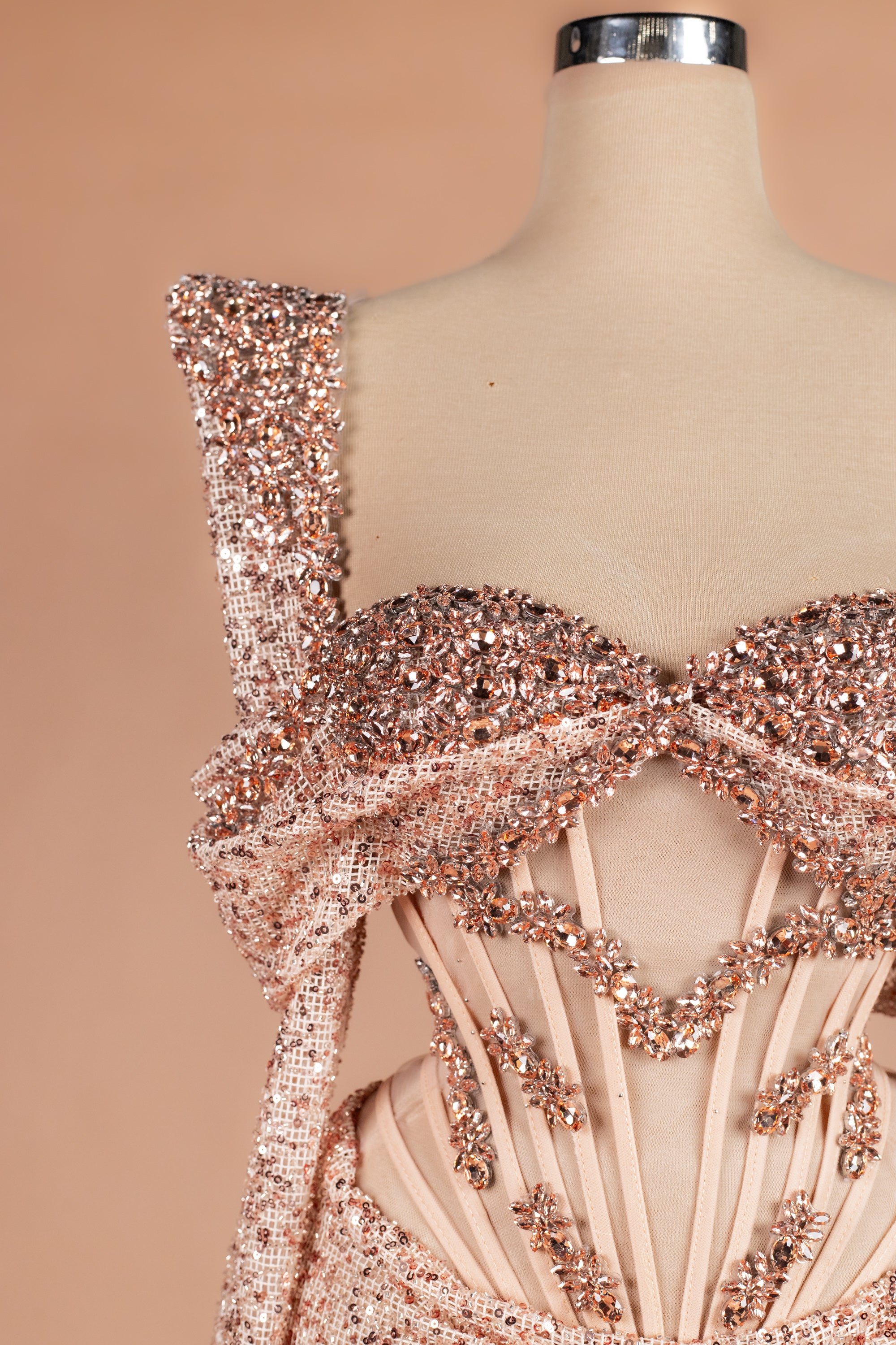 Sihëna Rose Gold Venus — blush sweetheart sleeveless column evening dress