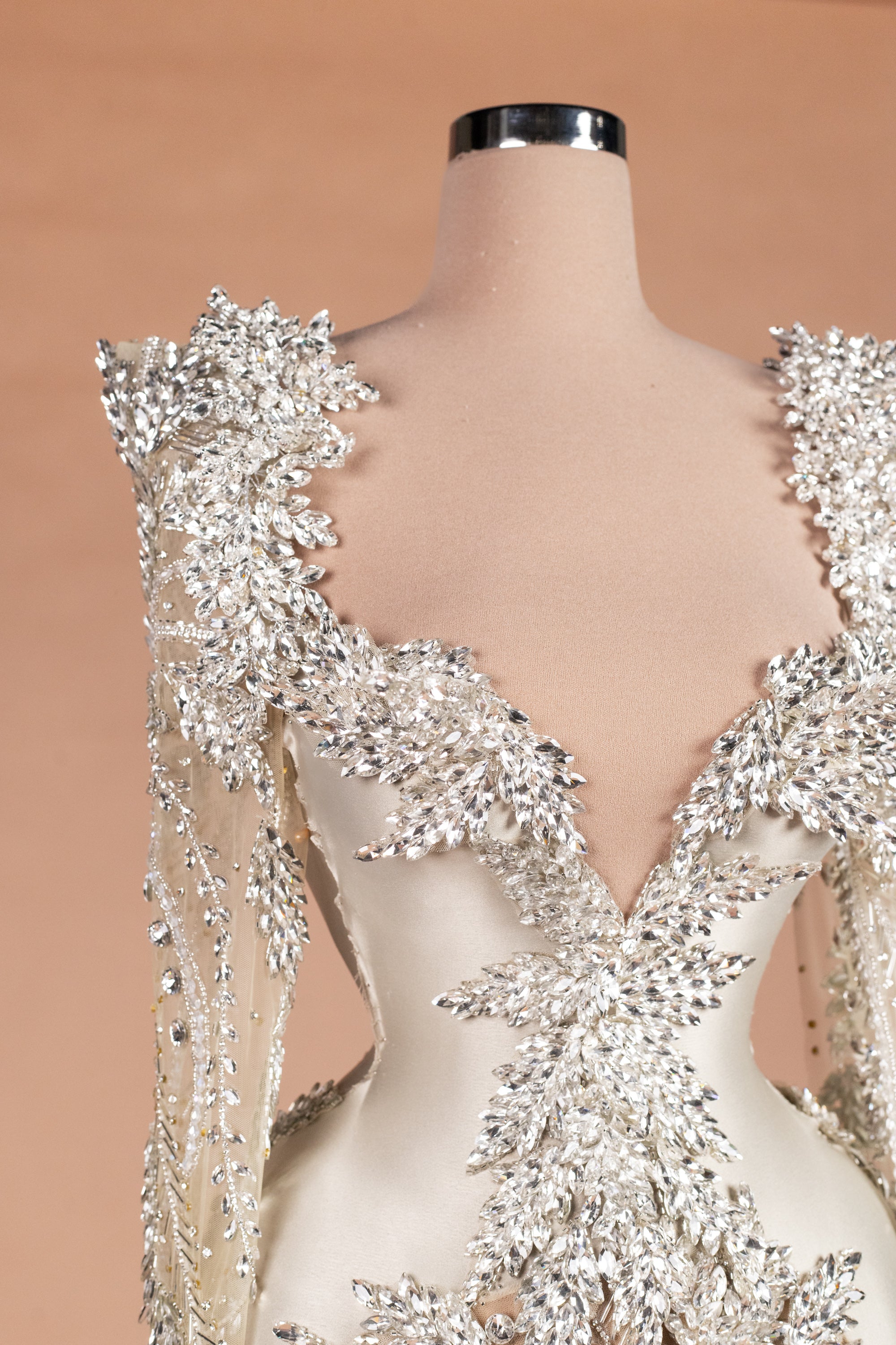 Sihëna Silver Wheat — champagne v-neck cape-sleeve mermaid evening dress