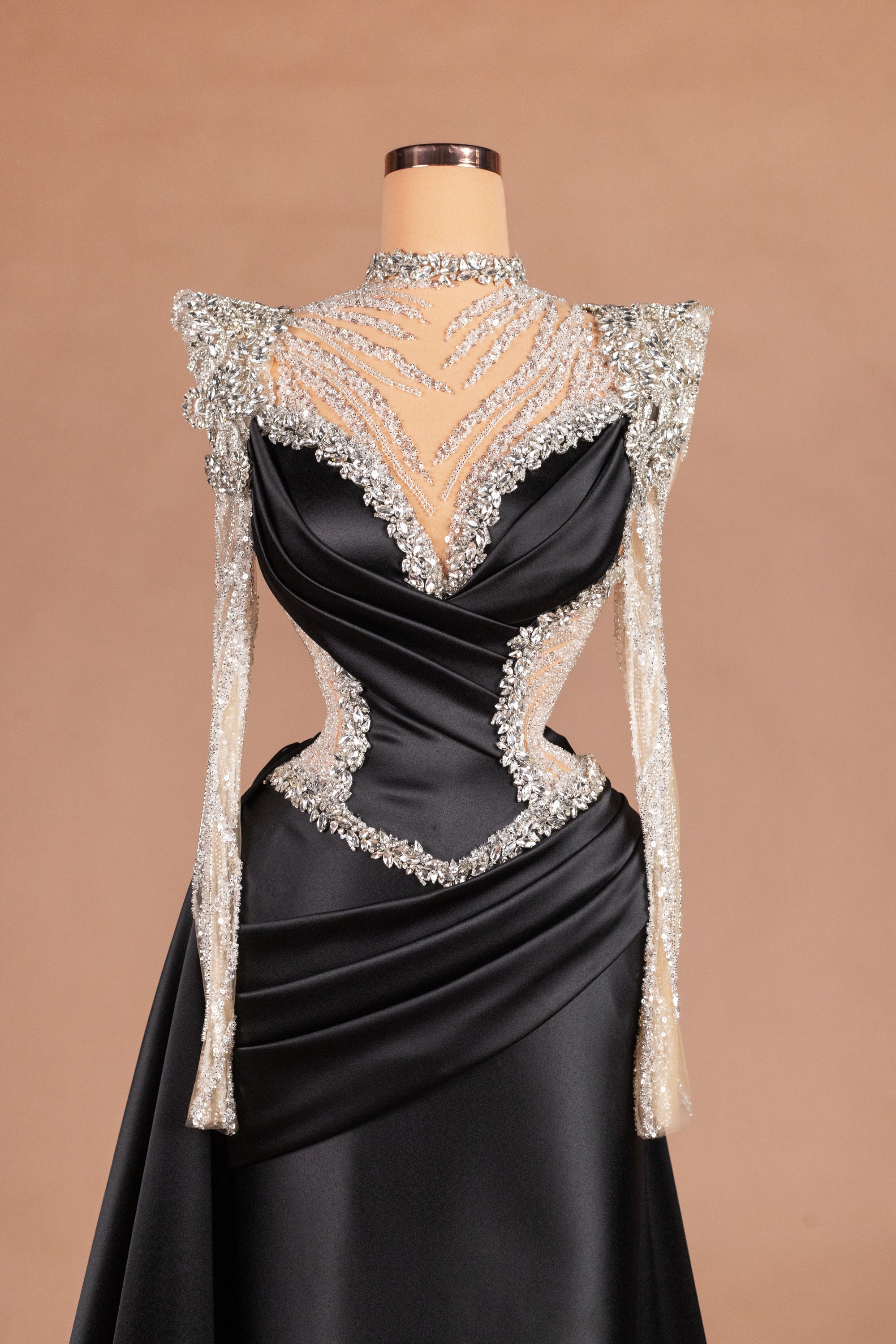 Sihëna Obsidian Throne — black high-neck long-sleeve mermaid evening dress
