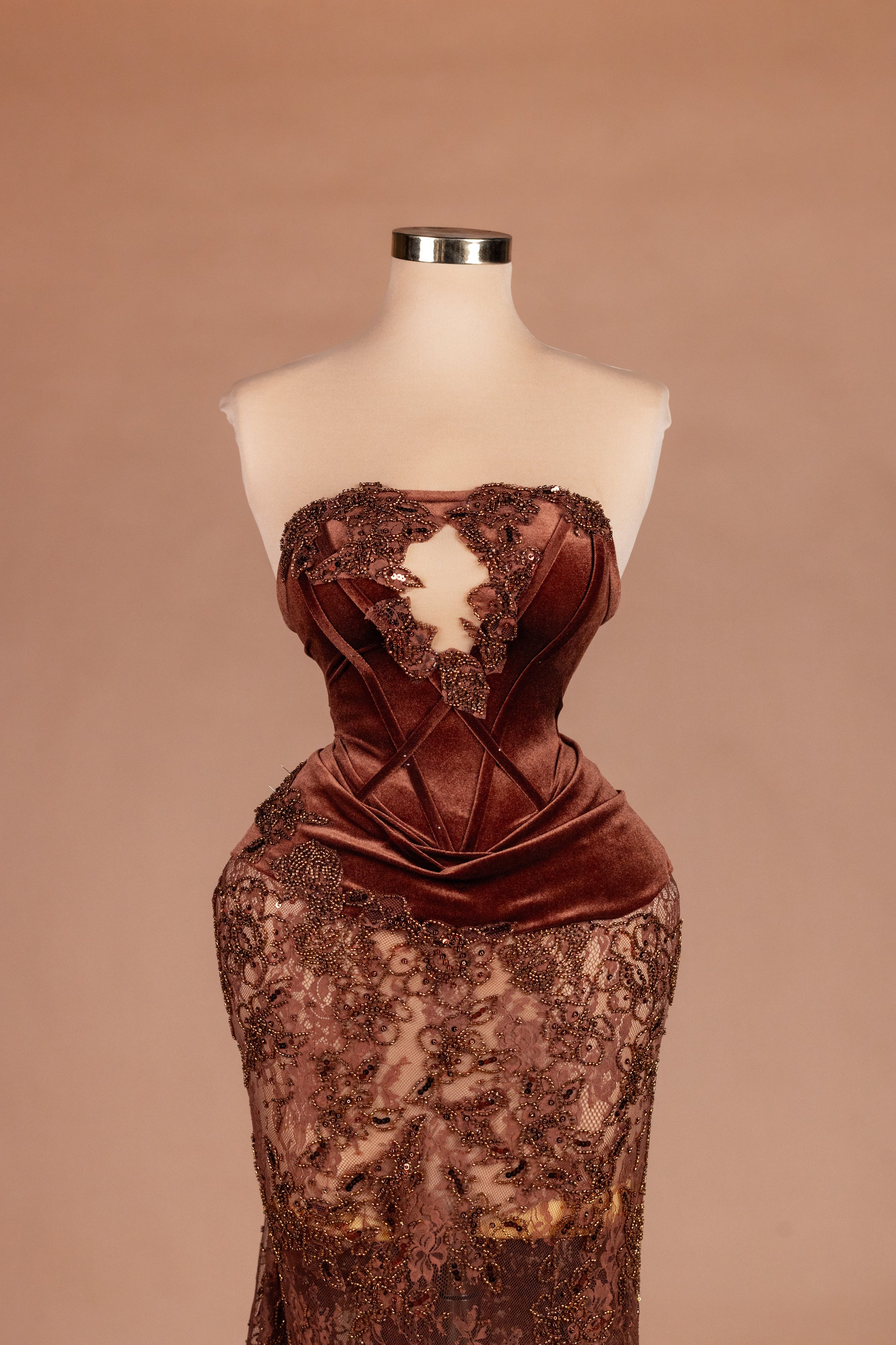 Sihëna Truffle Lace — chocolate sweetheart sleeveless mermaid evening dress