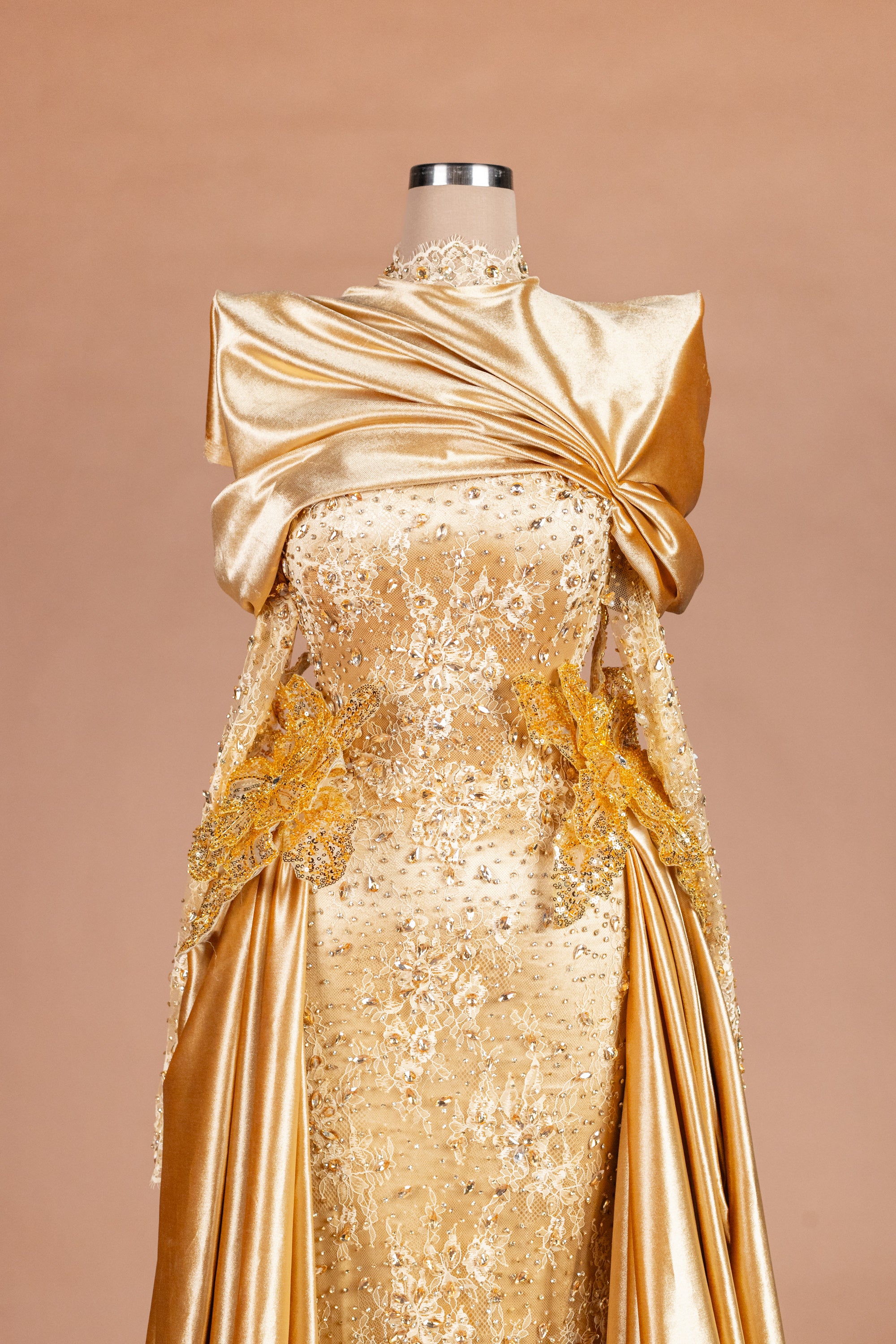Sihëna Midas Dynasty — gold high-neck long-sleeve column evening dress