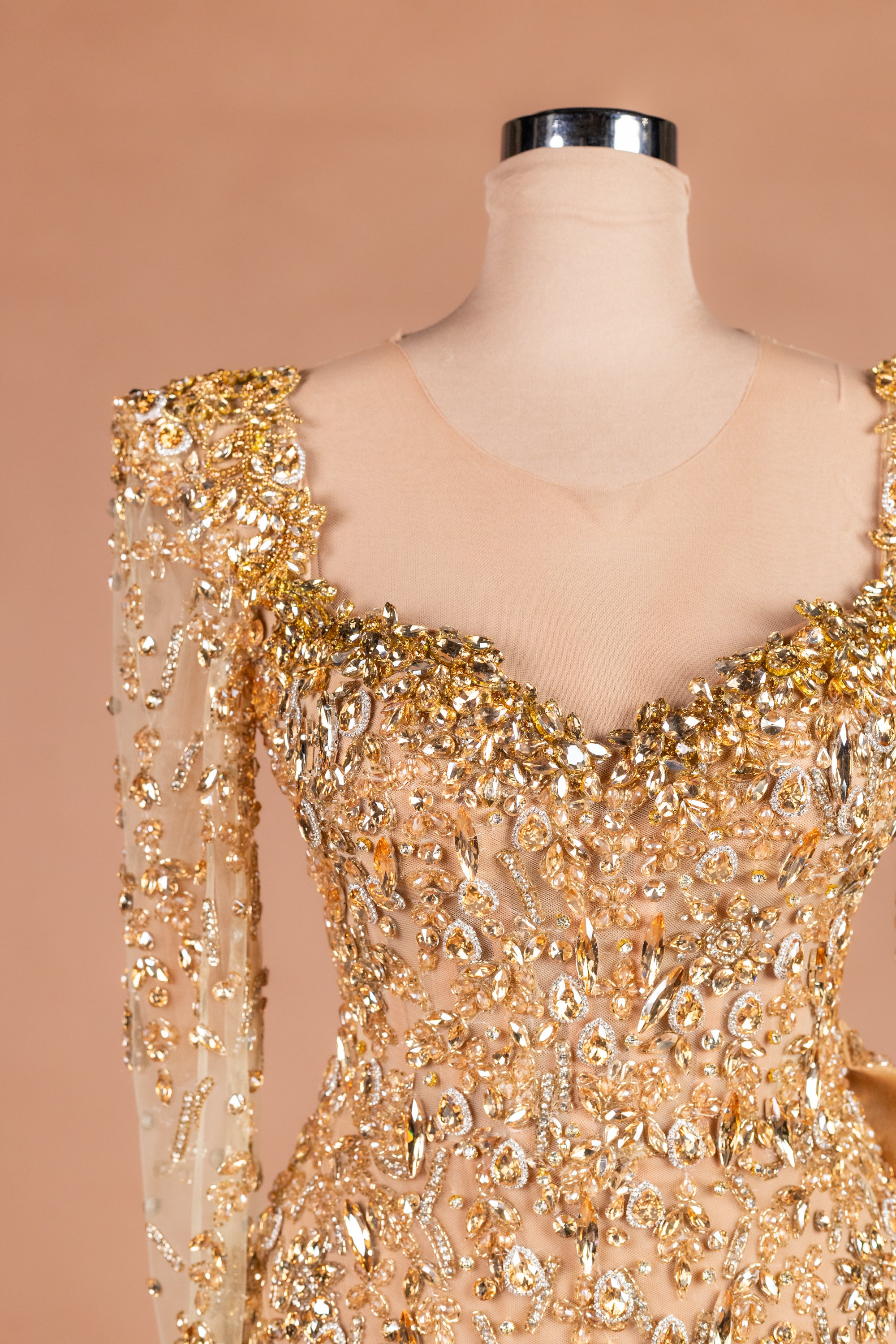 Sihëna Honey Reverie — gold sweetheart long-sleeve mermaid evening dress
