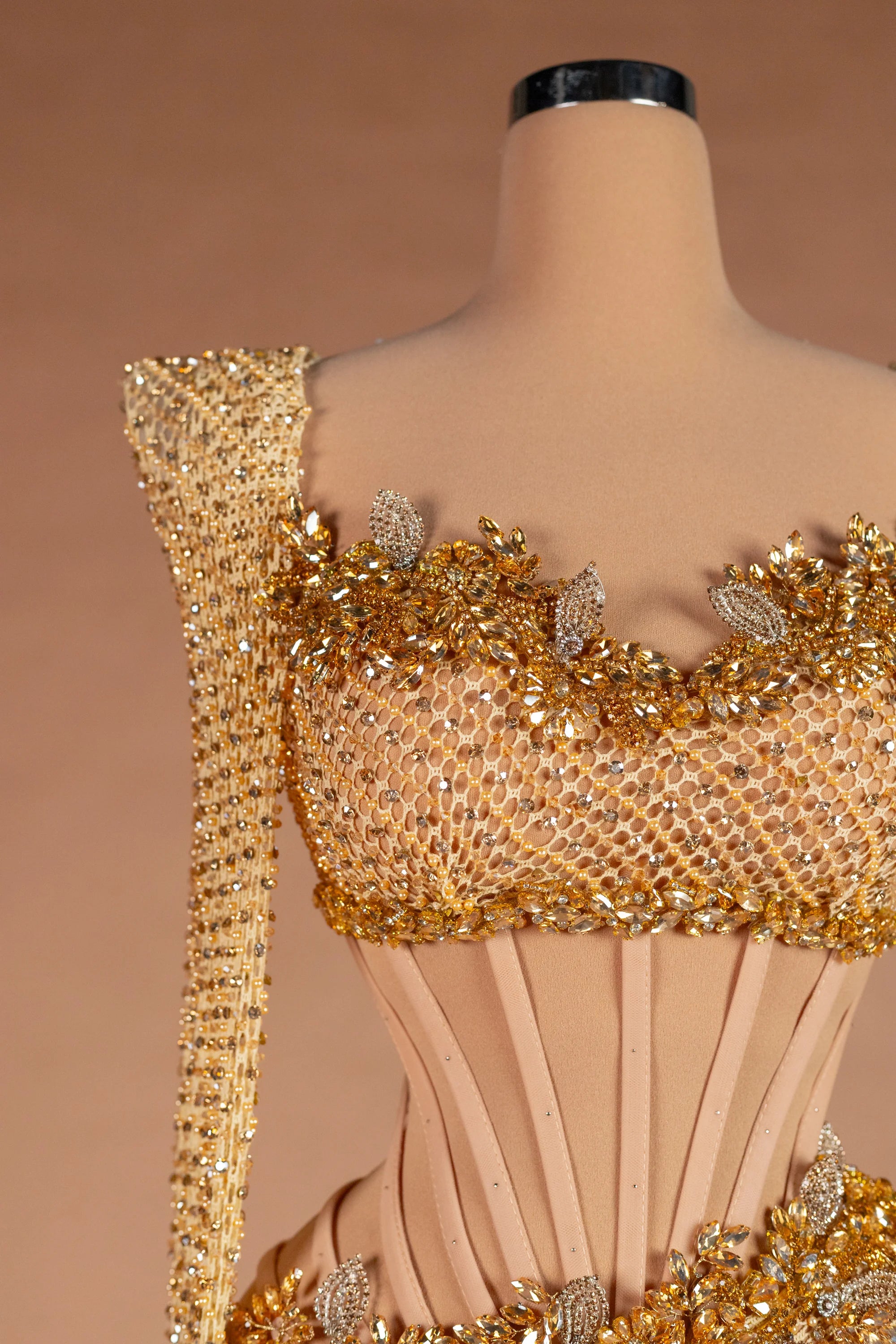 Sihëna Golden Nectar — gold square long-sleeve mermaid evening dress