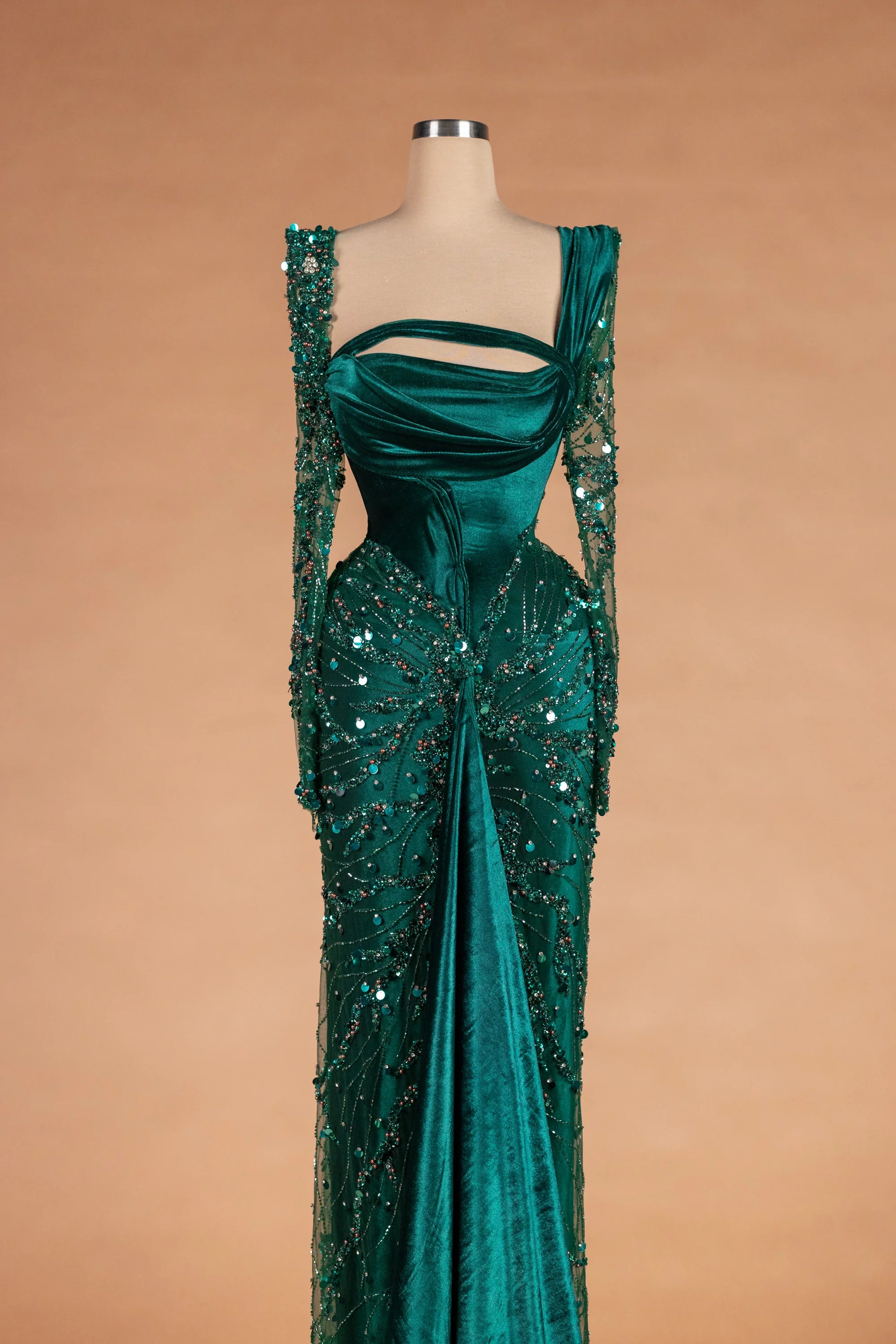 Sihëna Malachite Nocturne — emerald square long-sleeve column evening dress
