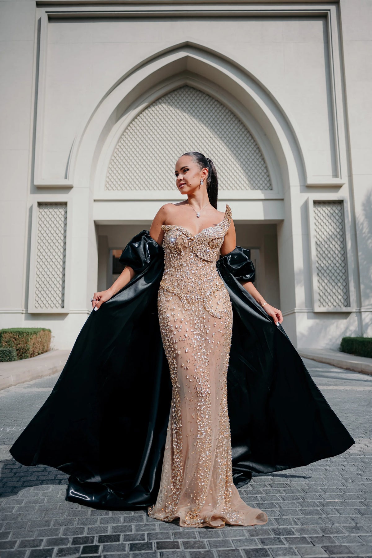 Sihëna Nacre Penumbra — champagne strapless sleeveless column evening dress