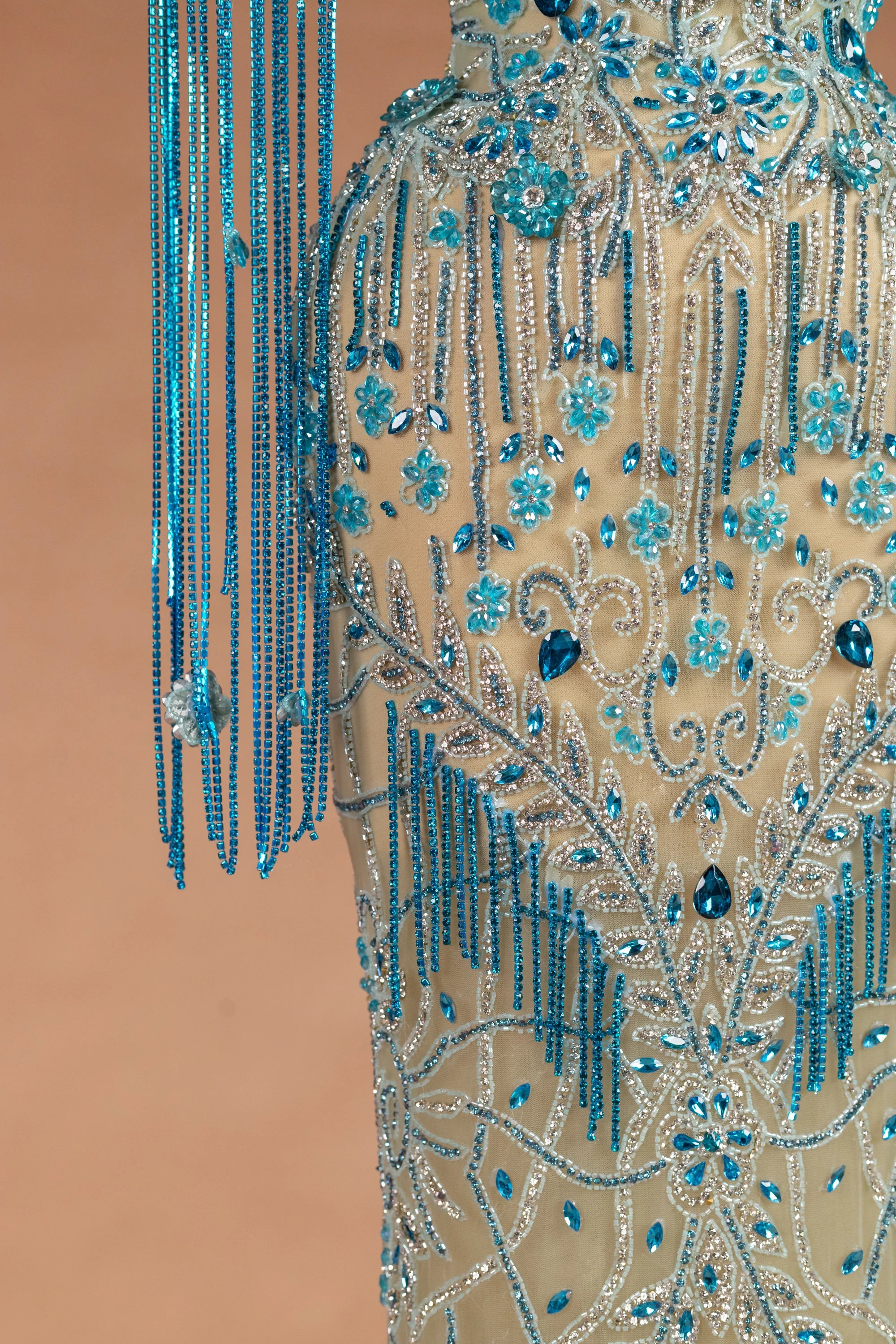 Sihëna Turquoise Tide — teal v-neck short-sleeve column evening dress